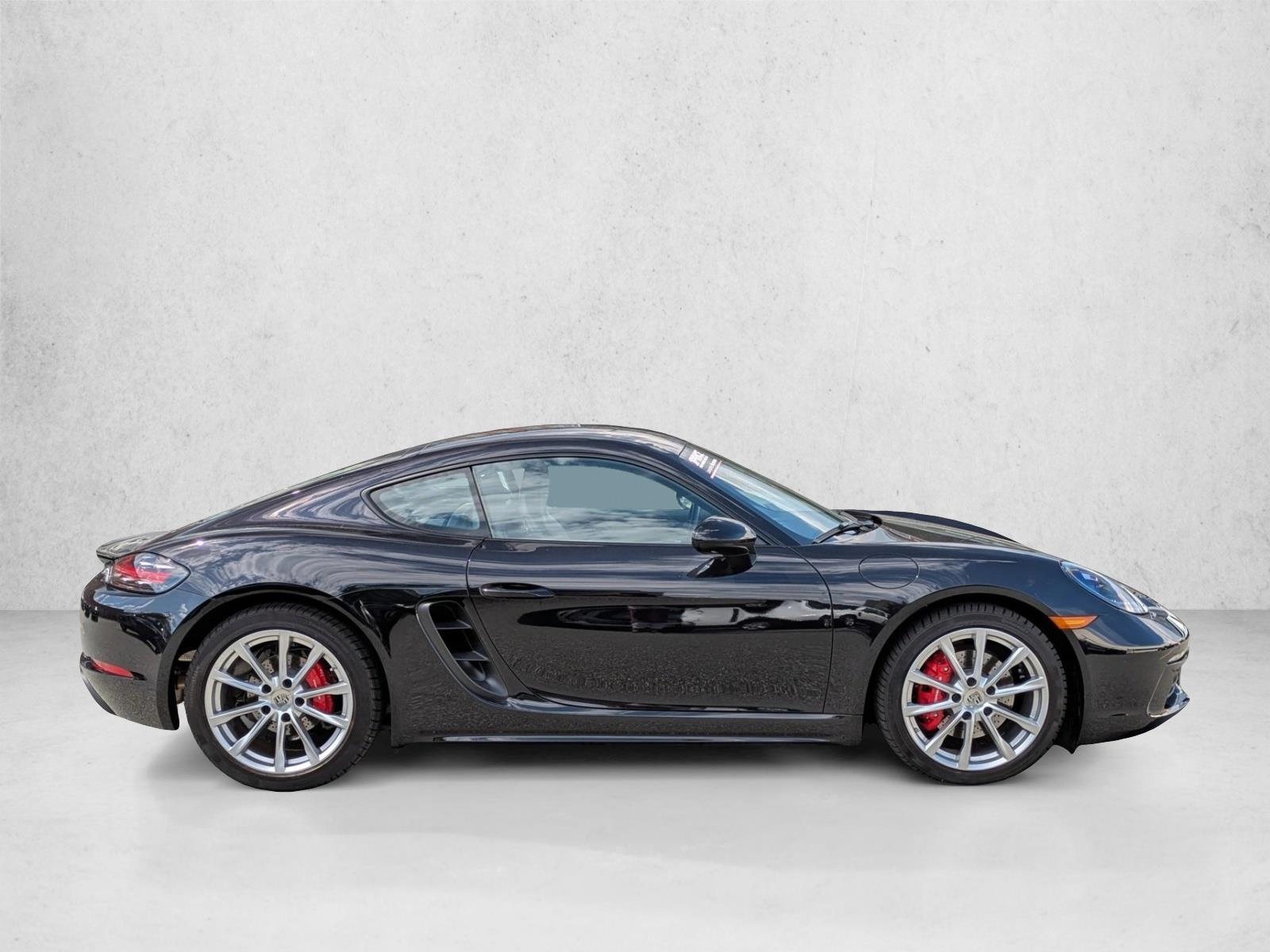 2024 Porsche Cayman S photo 4
