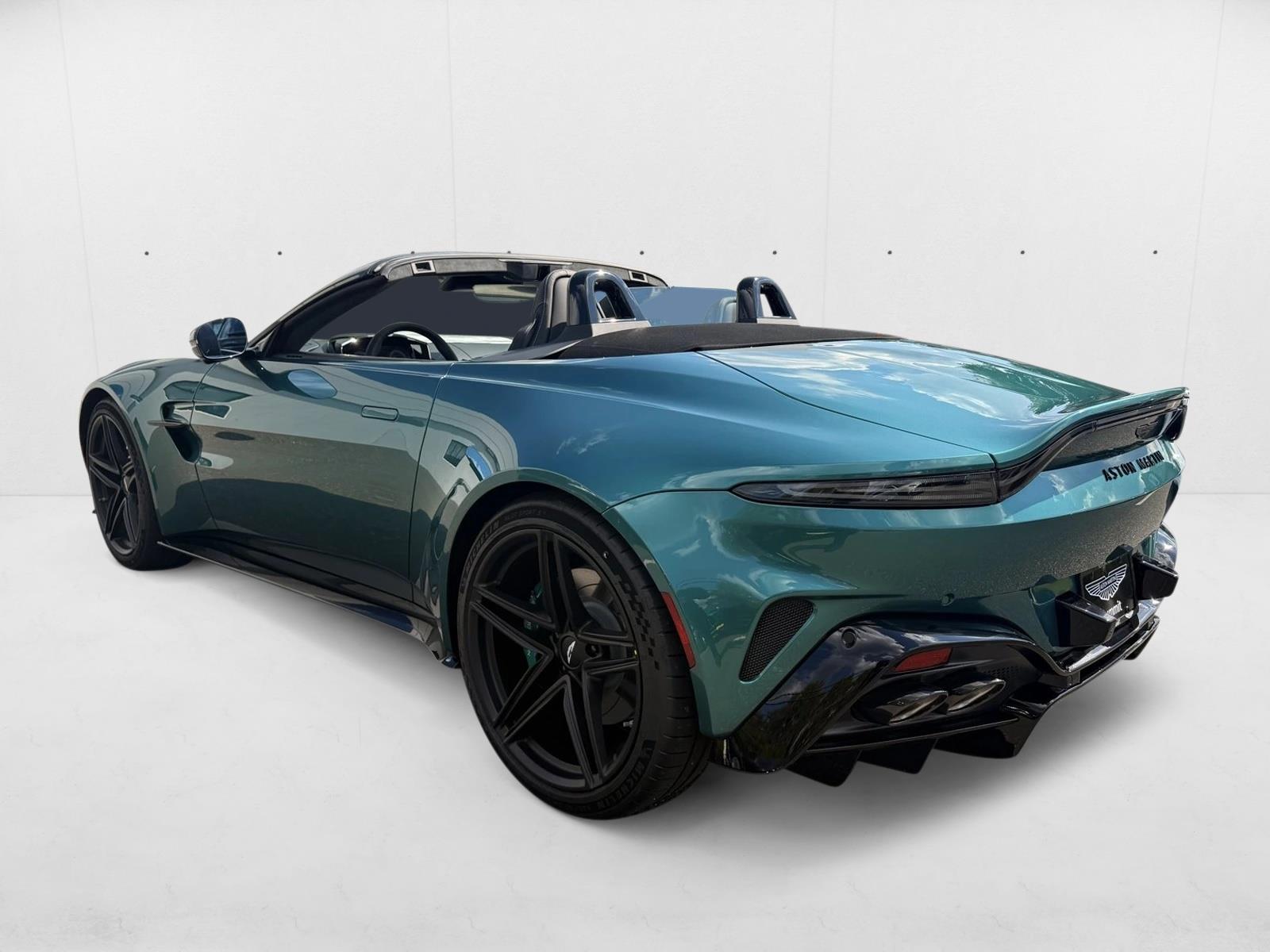 2026 Aston Martin V8 AM6 photo 4