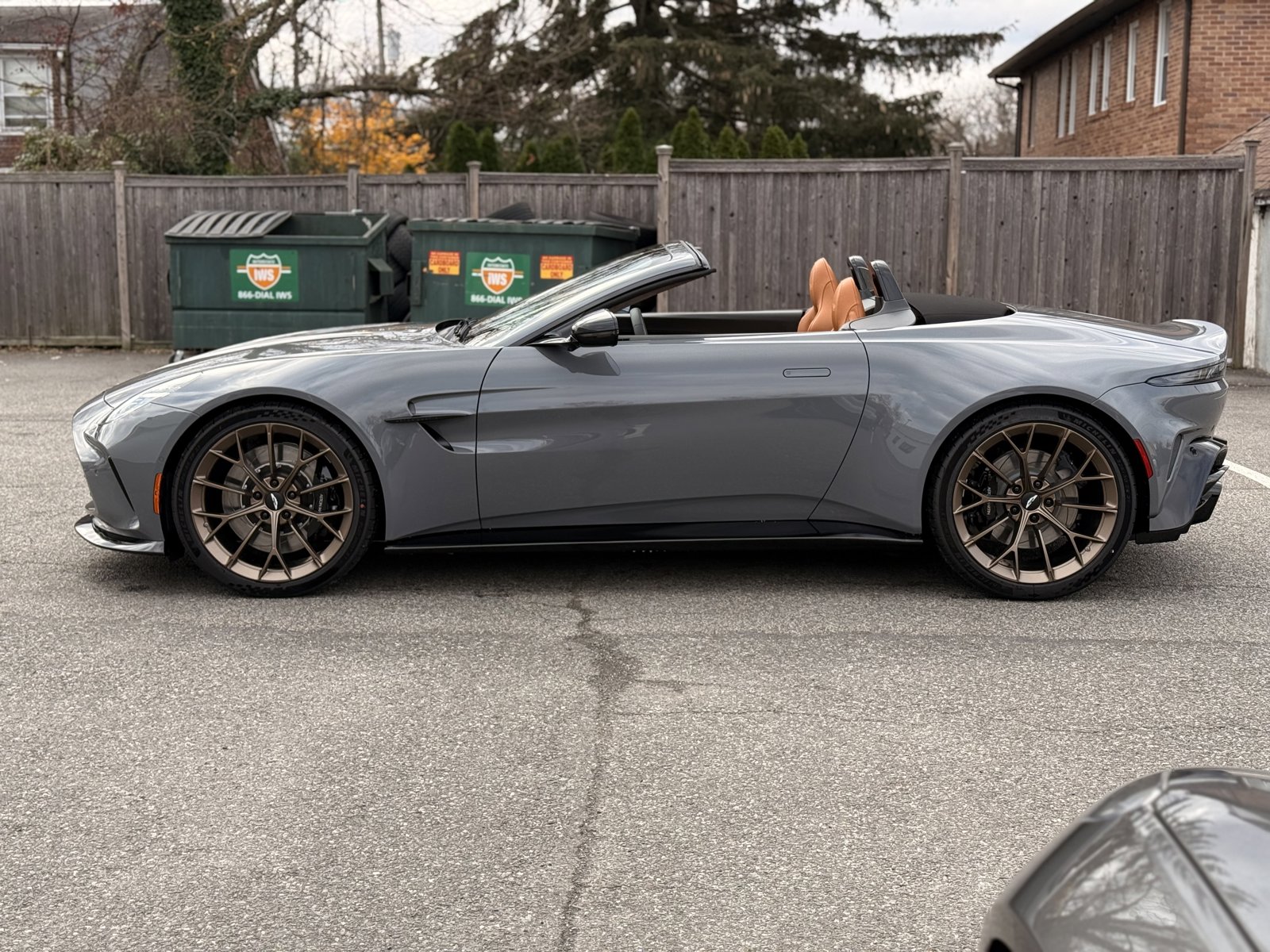 2026 Aston Martin Vantage Roadster photo 3