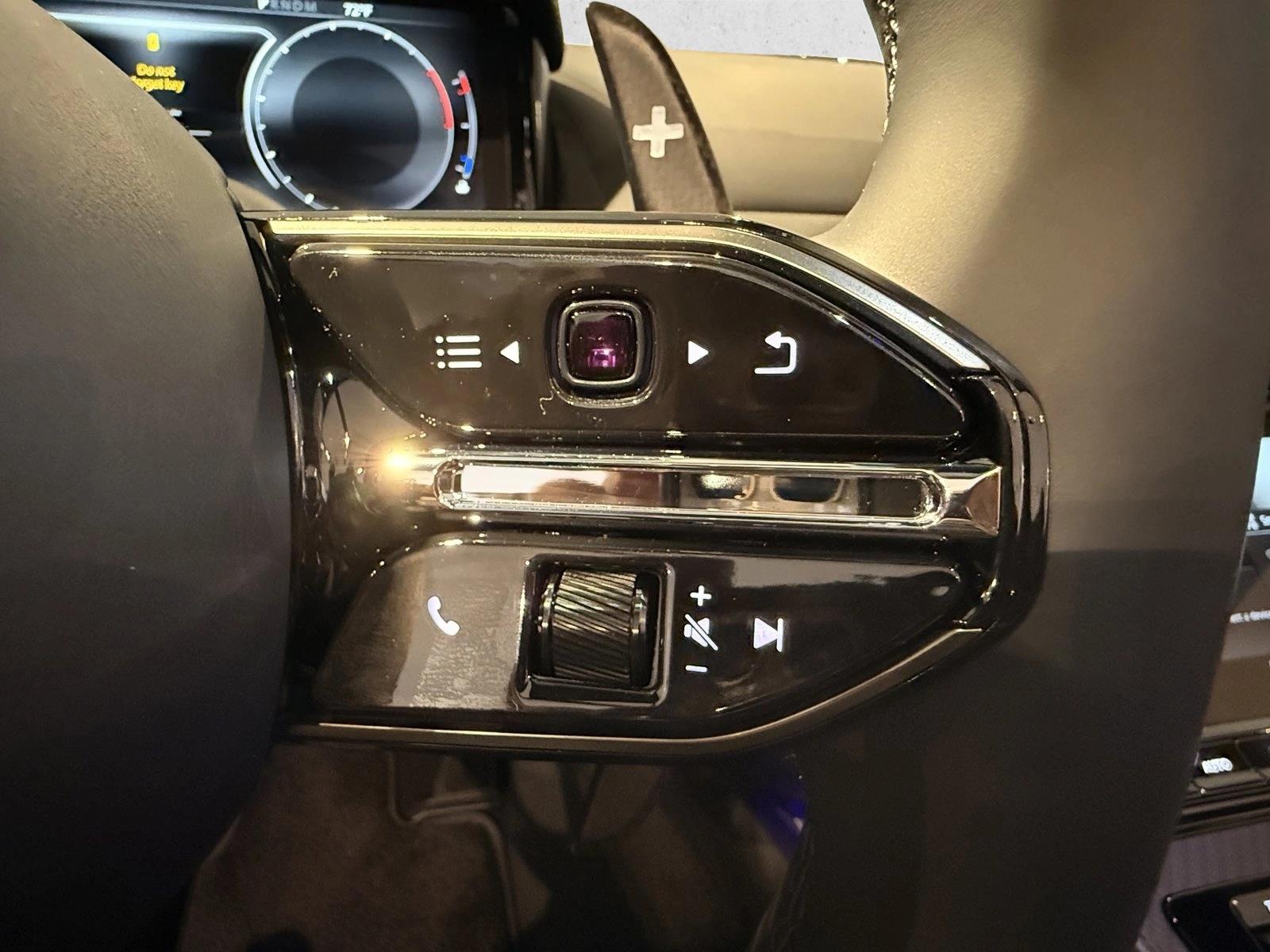 2026 Aston Martin DB12 Base - Photo 17