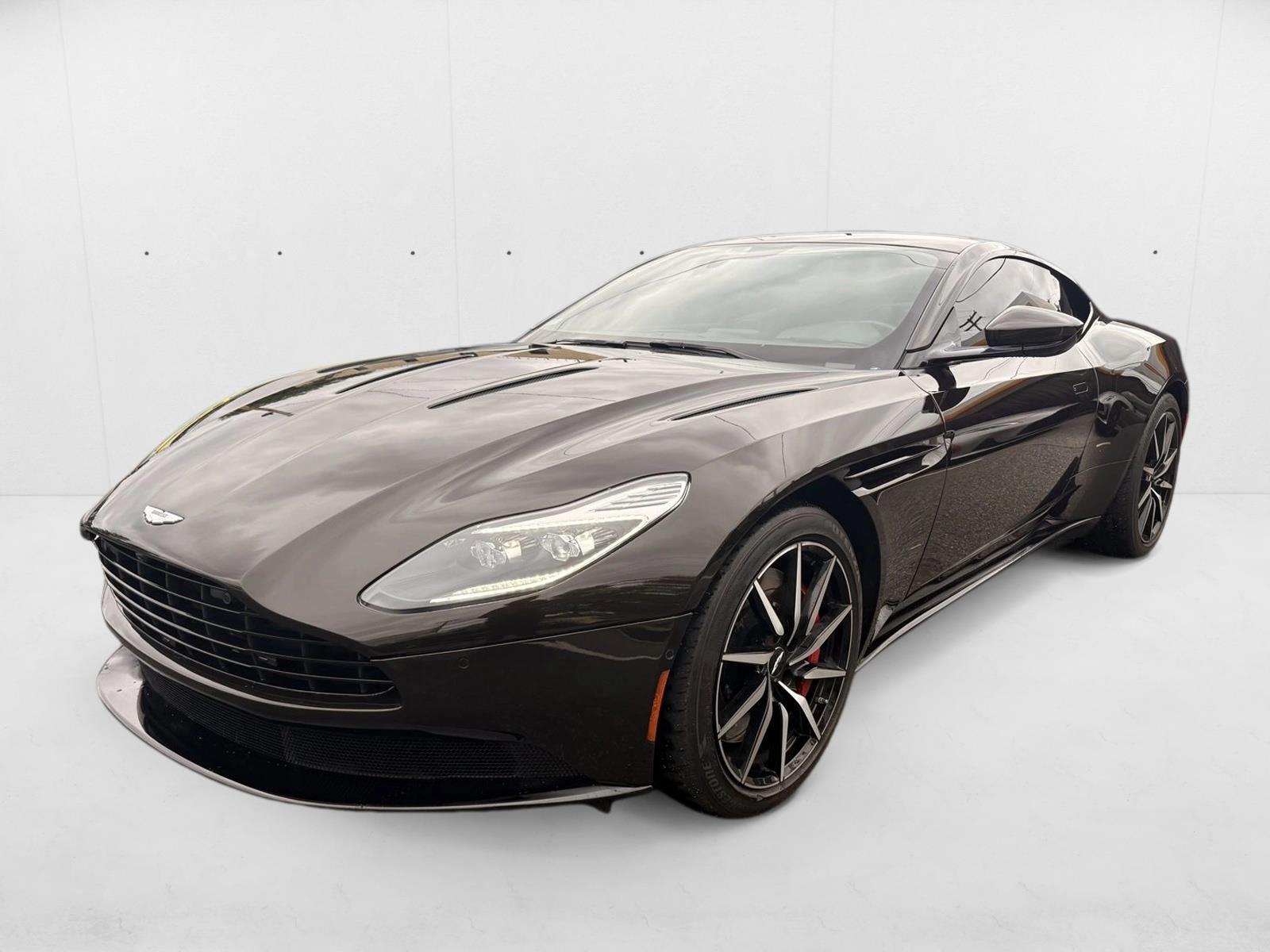 2018 Aston Martin DB11 photo 2