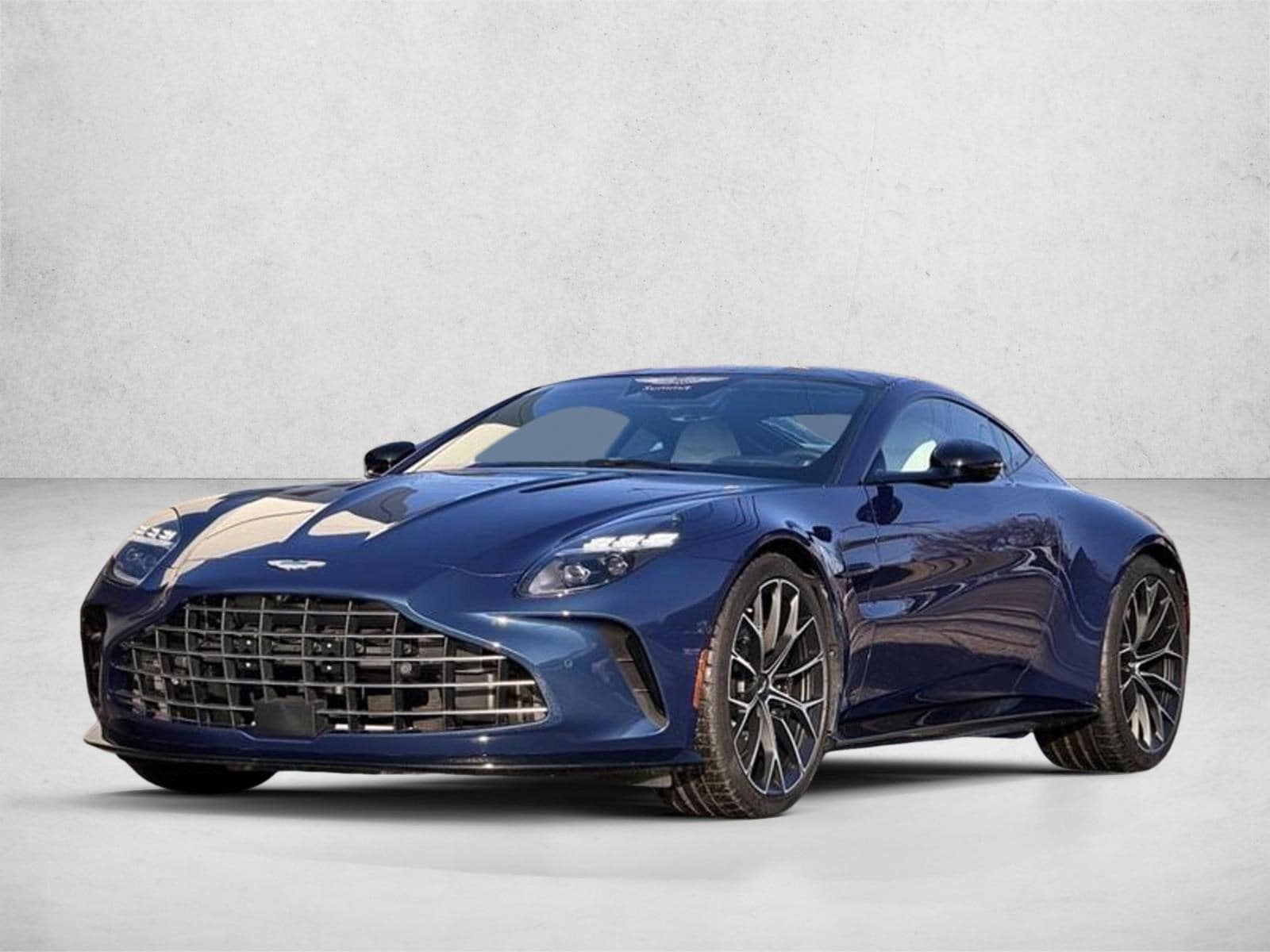 2025 Aston Martin Vantage Base's photo