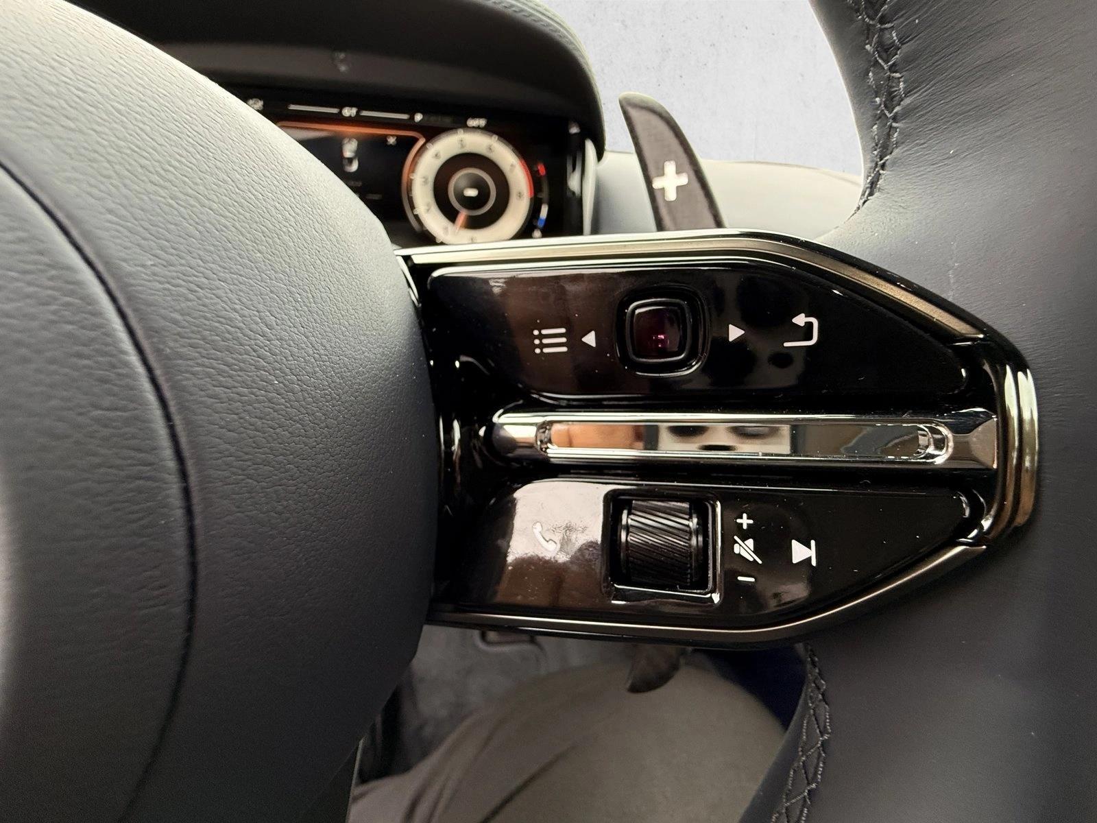 2026 Aston Martin DB12 Base - Photo 18