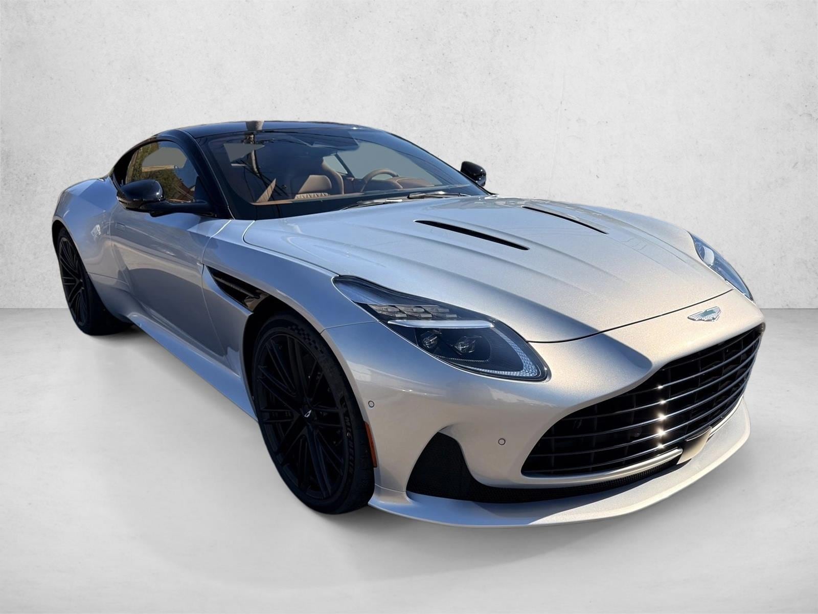 2025 Aston Martin DB12 Base - Photo 7