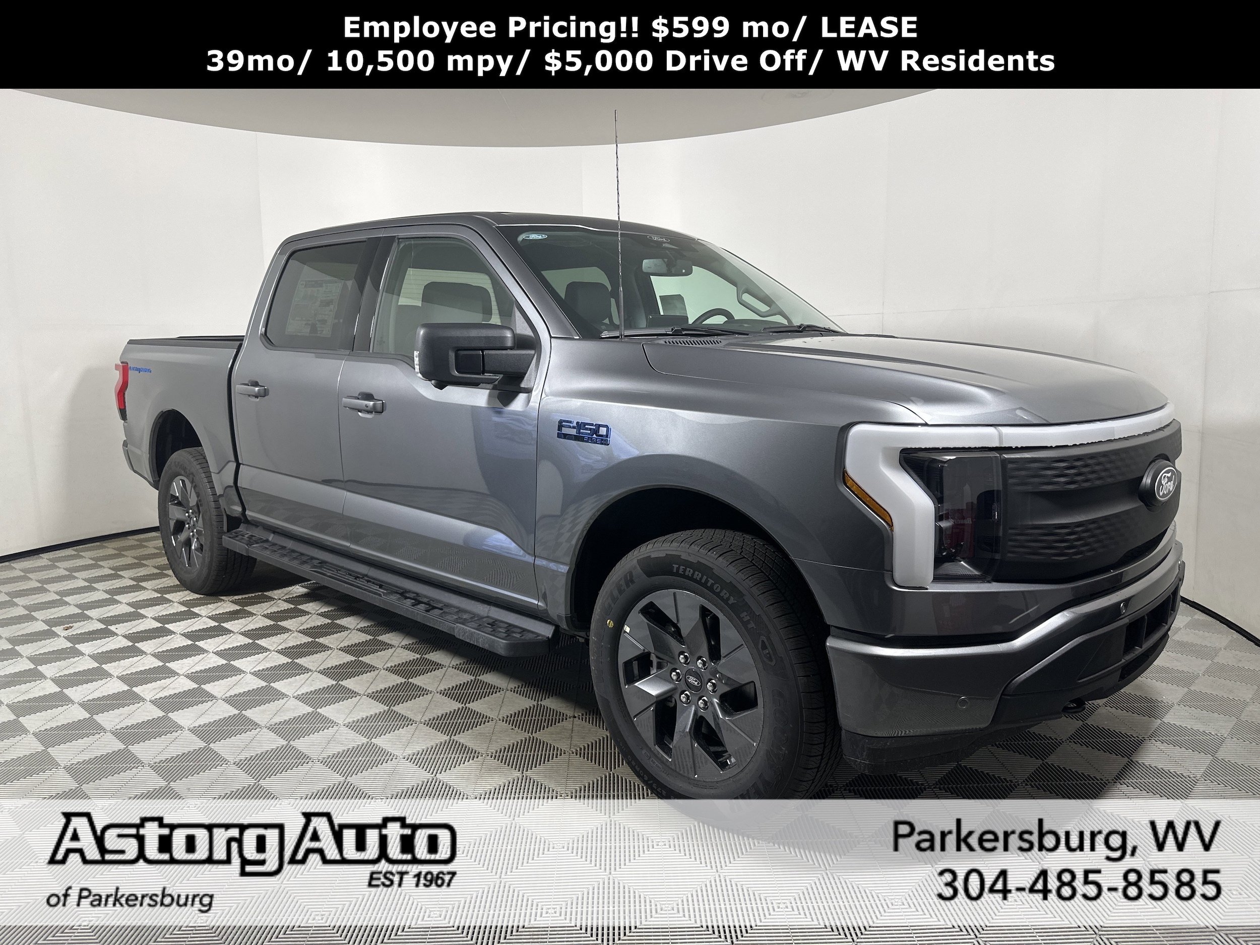 2025 Ford F-150 Lightning Flash's photo