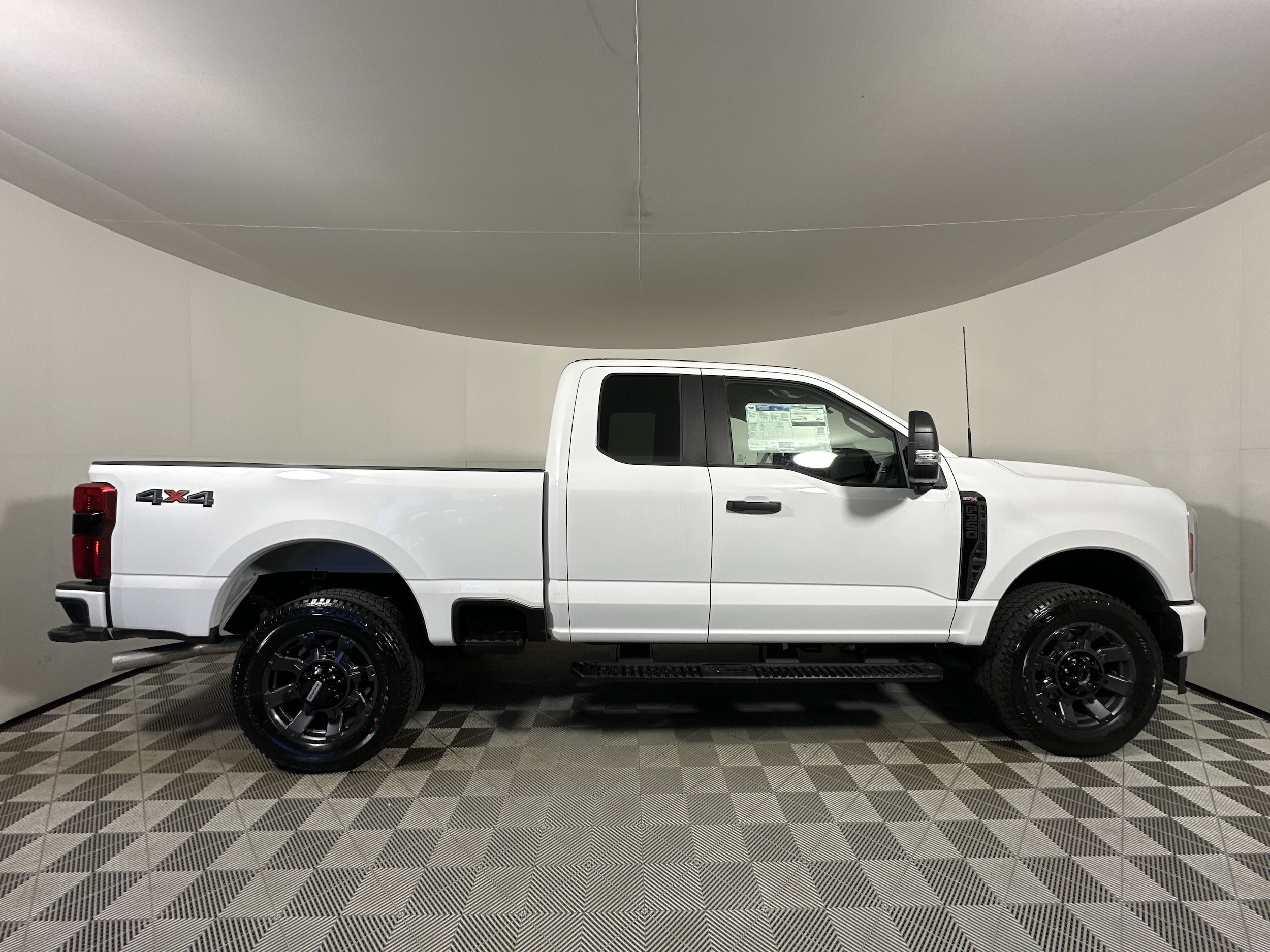 2026 Ford F-350 Super Duty XL - Photo 8