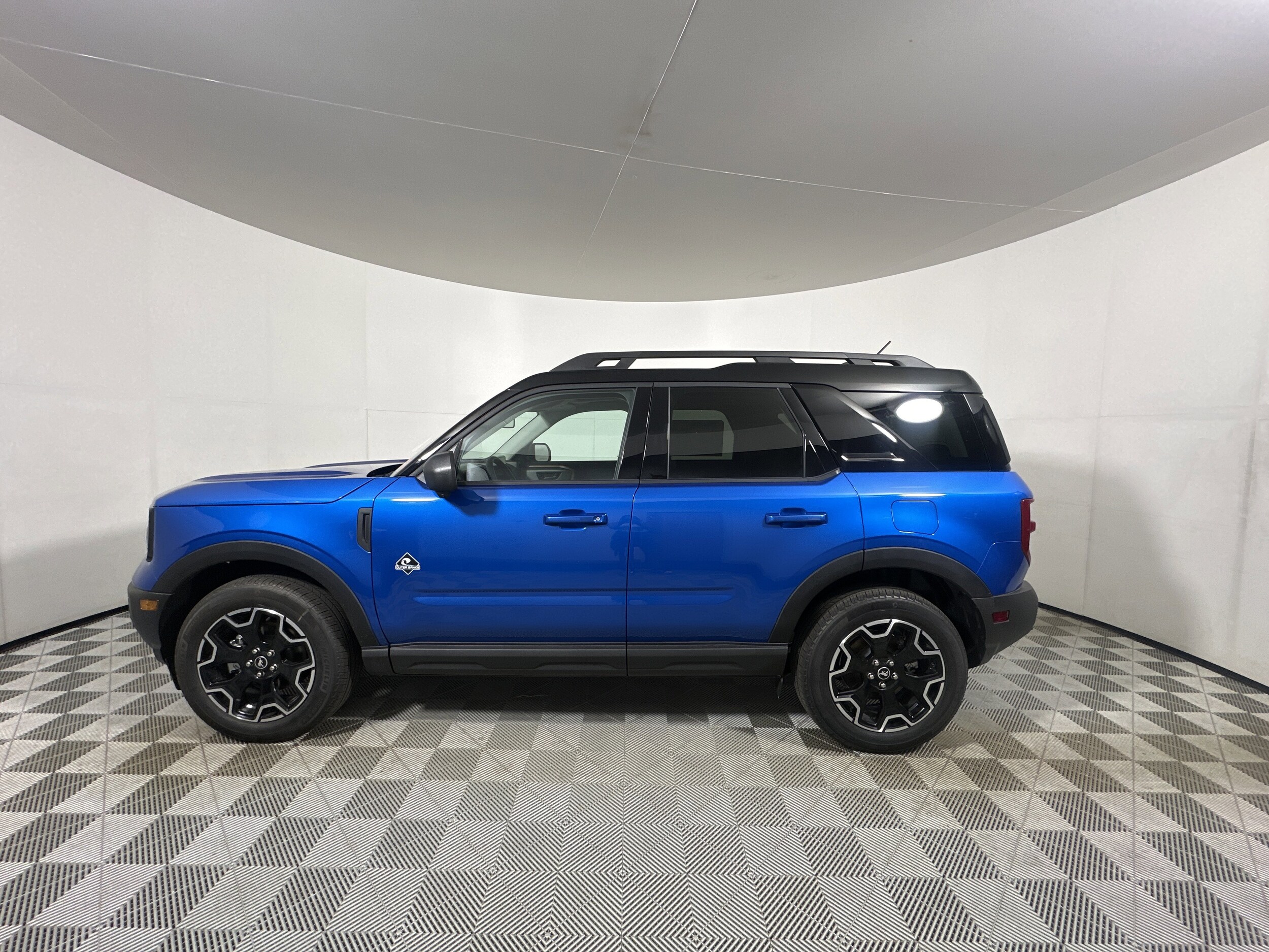 2025 Ford Bronco Sport Outer Banks photo 3