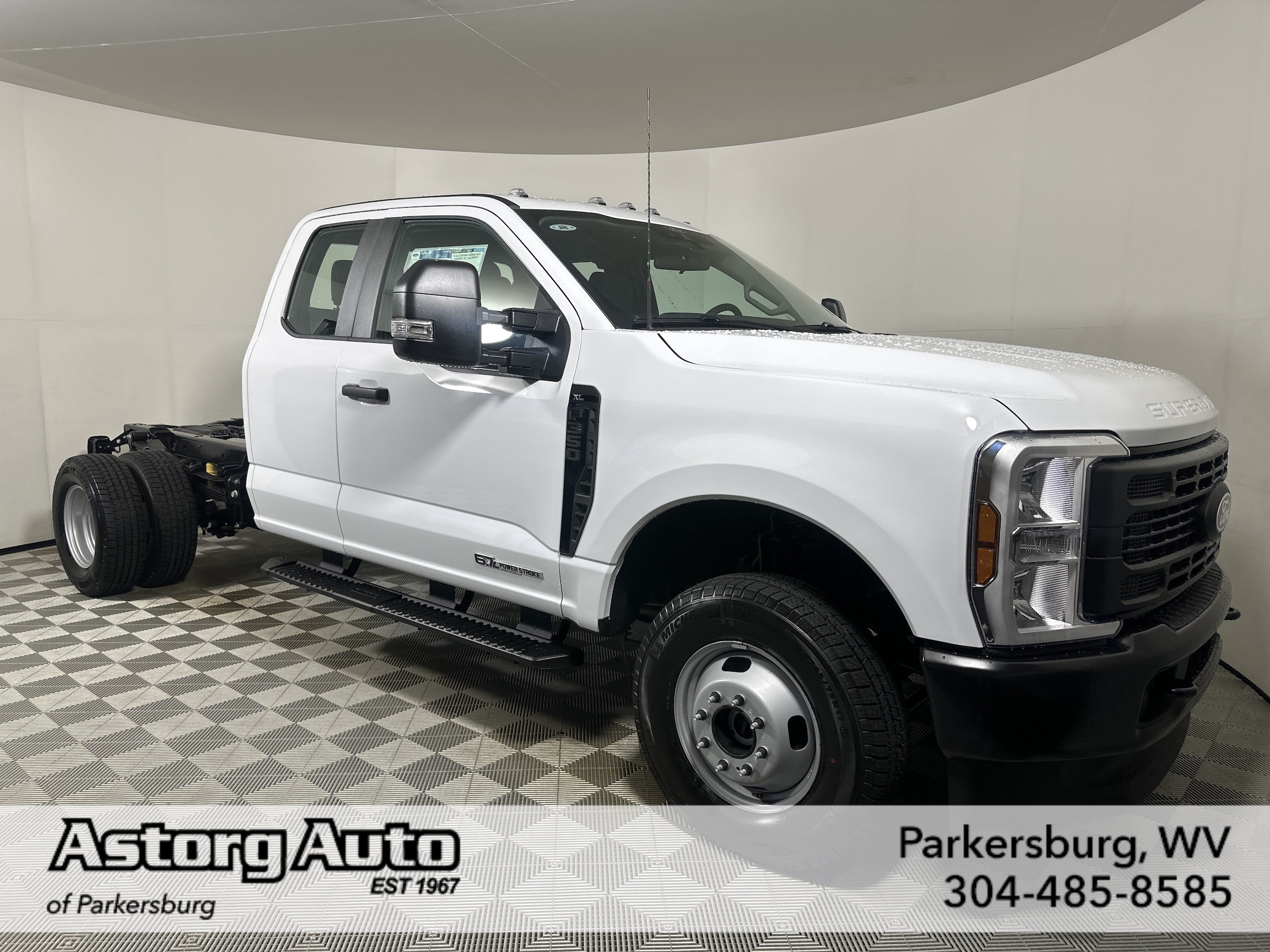 2027 Ford F-350 Super Duty Chassis Cab