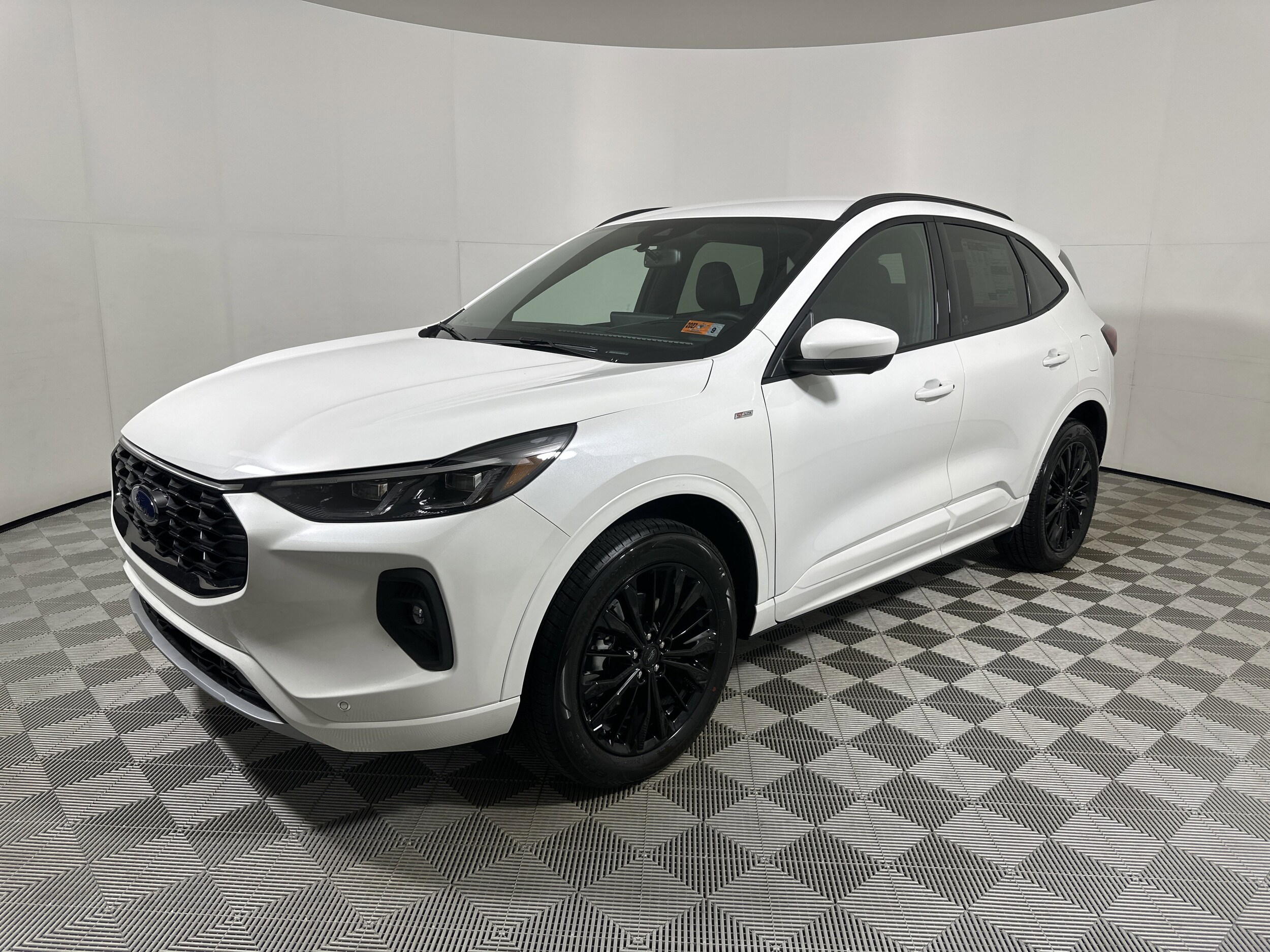 2025 Ford Escape ST-Line Elite photo 3