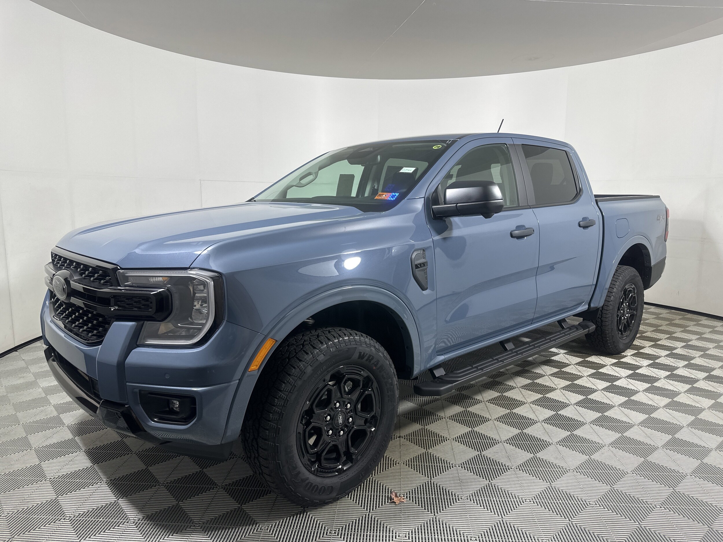 2025 Ford Ranger XLT photo 2