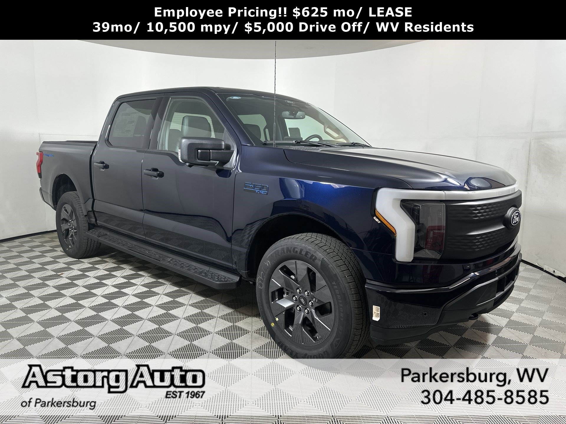 2025 Ford F-150 Lightning Flash's photo