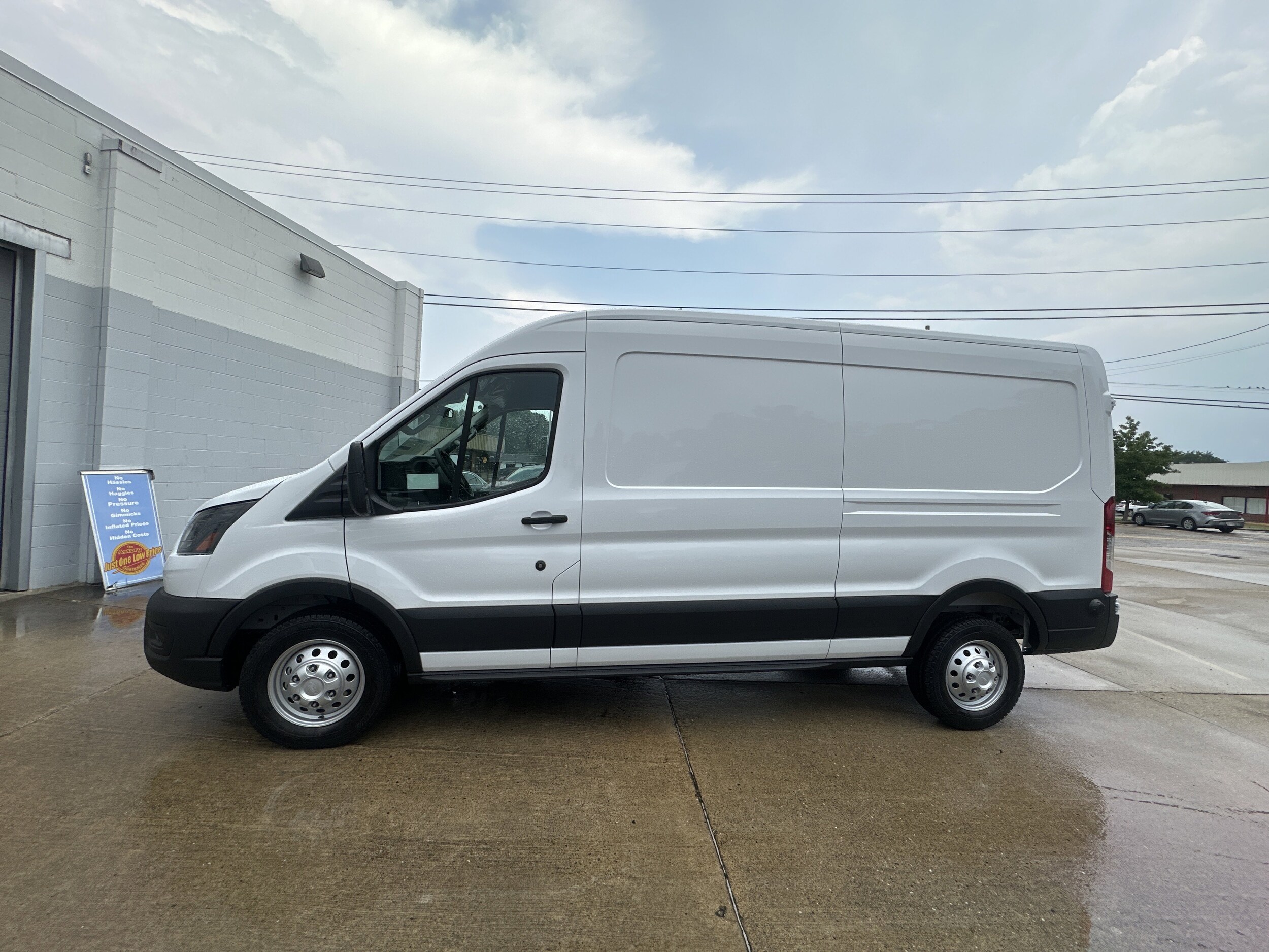 2025 Ford Transit photo 4