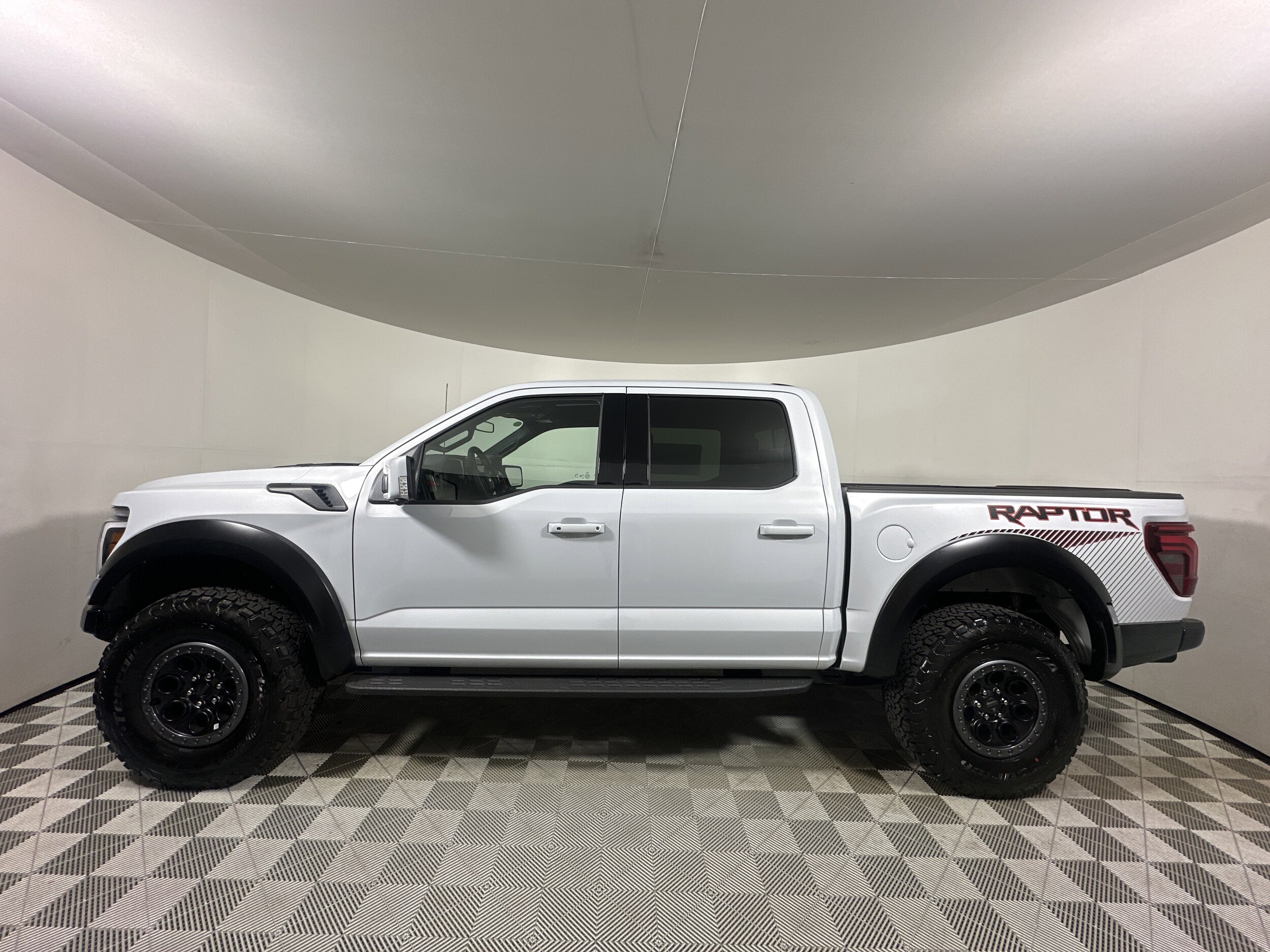 2025 Ford F-150 Raptor photo 4