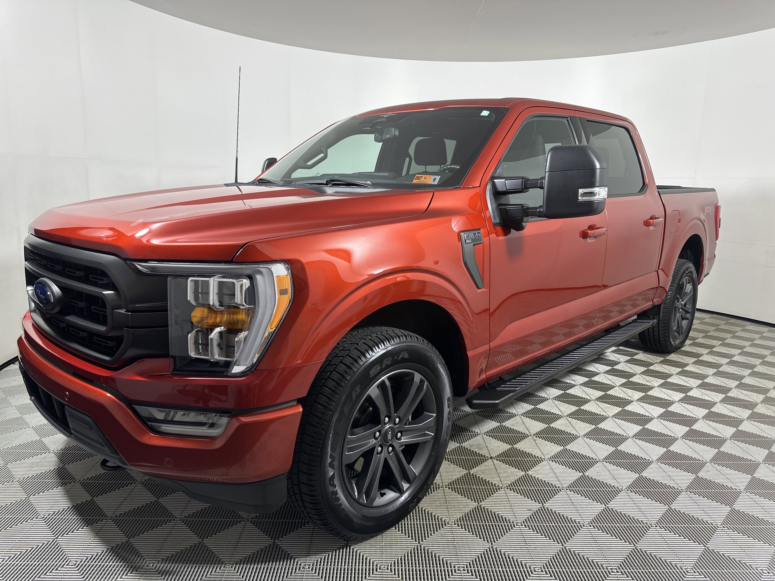 2023 Ford F-150 XLT photo 3