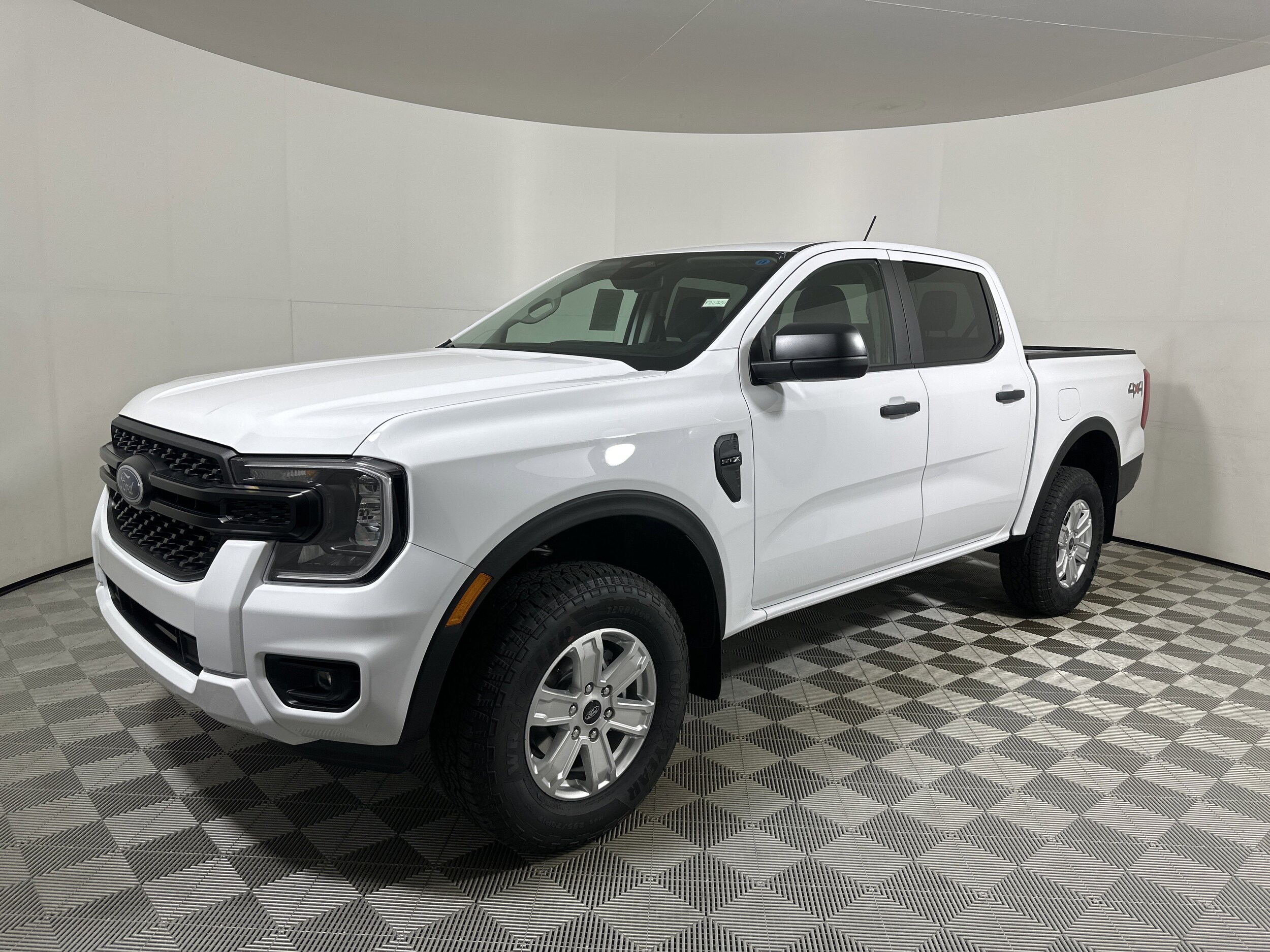 2025 Ford Ranger XL photo 3