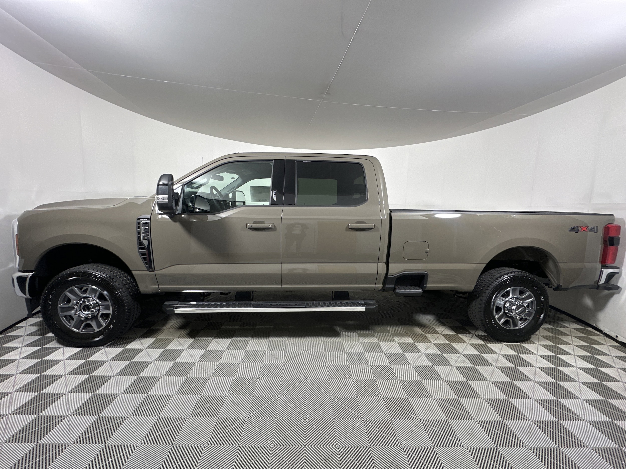 2026 Ford F-350 Lariat photo 4