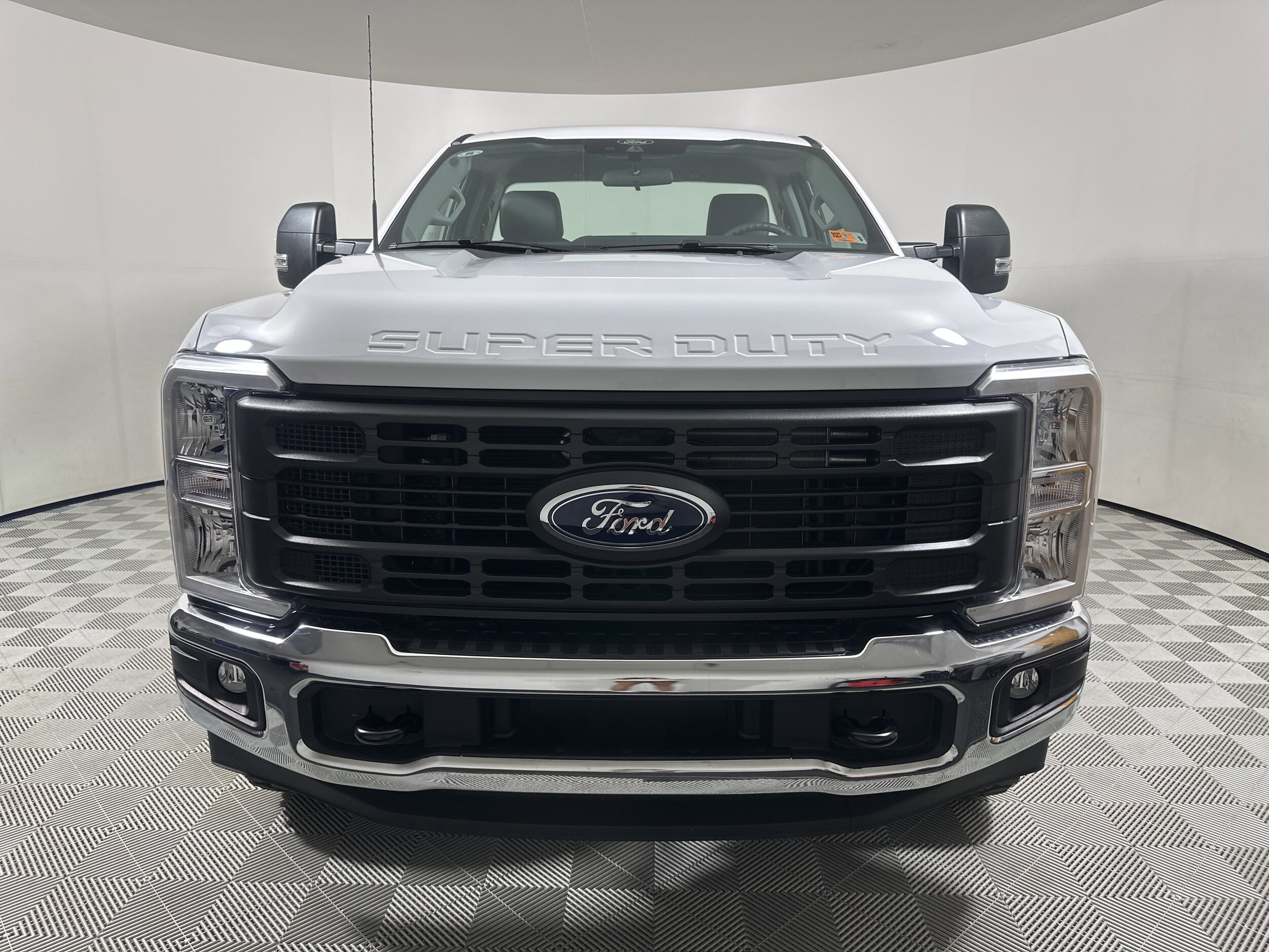 2026 Ford F-350 XL photo 2