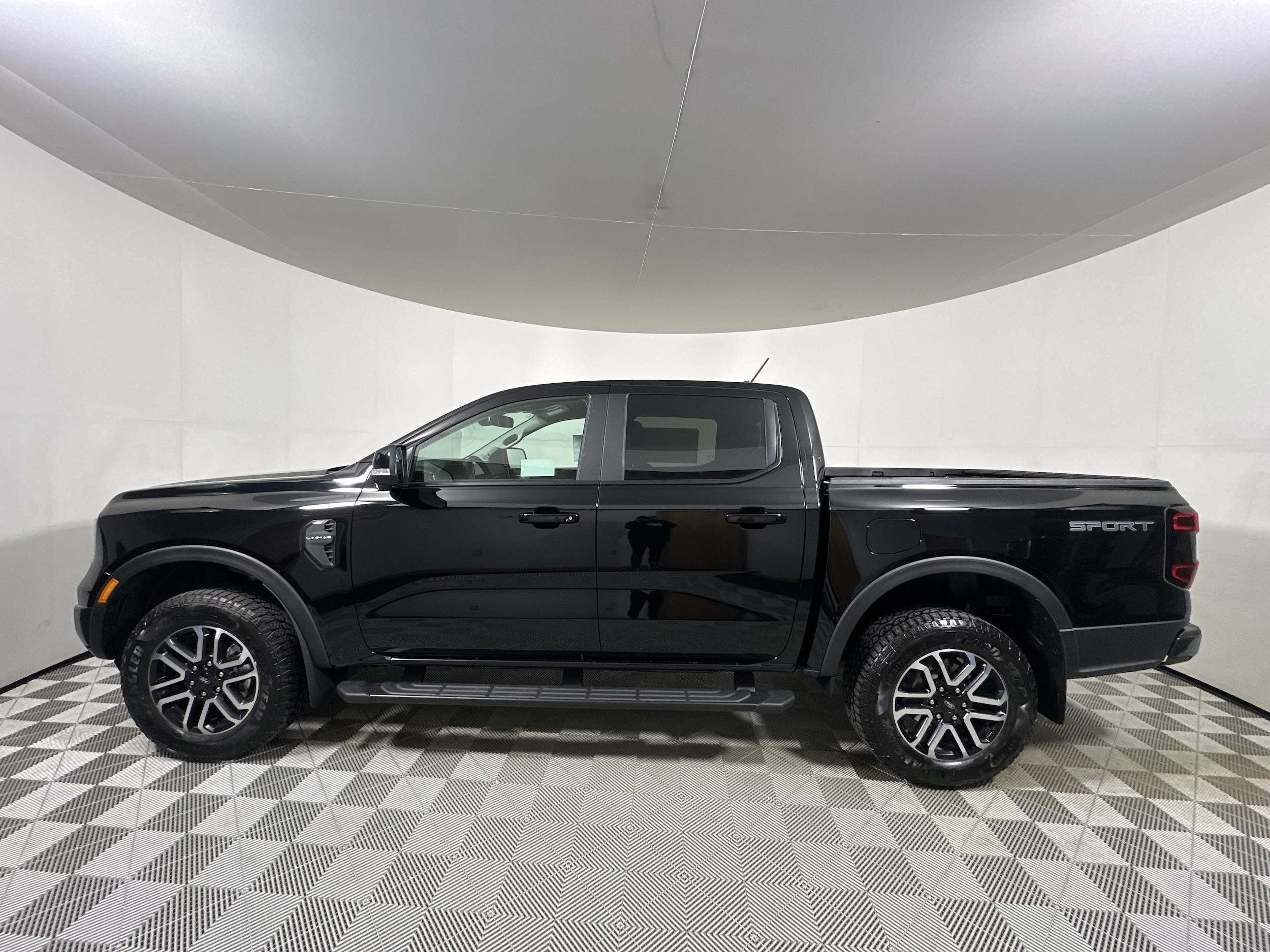 2025 Ford Ranger Lariat photo 3