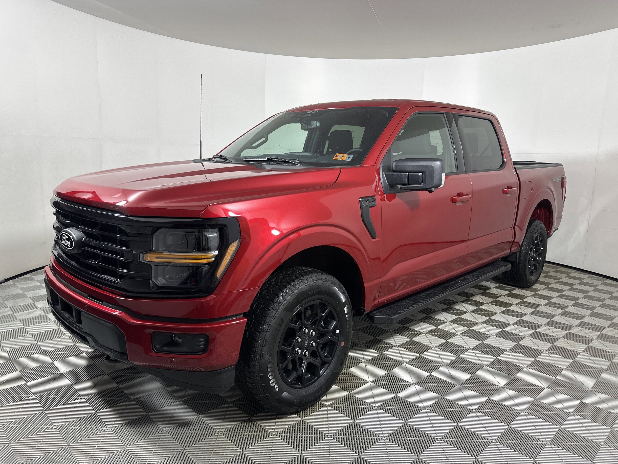 2025 Ford F-150 XLT photo 3