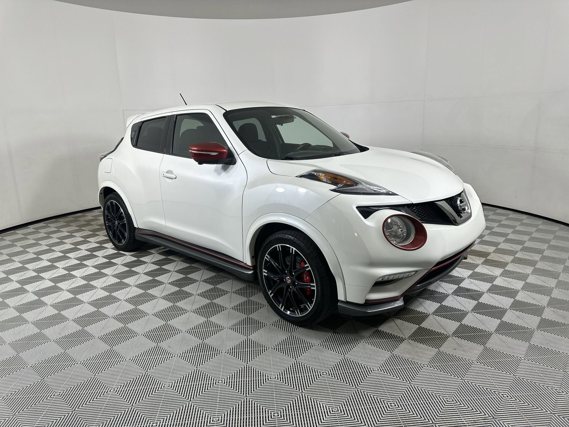 Used 2015 Nissan JUKE NISMO with VIN JN8AF5MV8FT562794 for sale in Parkersburg, WV