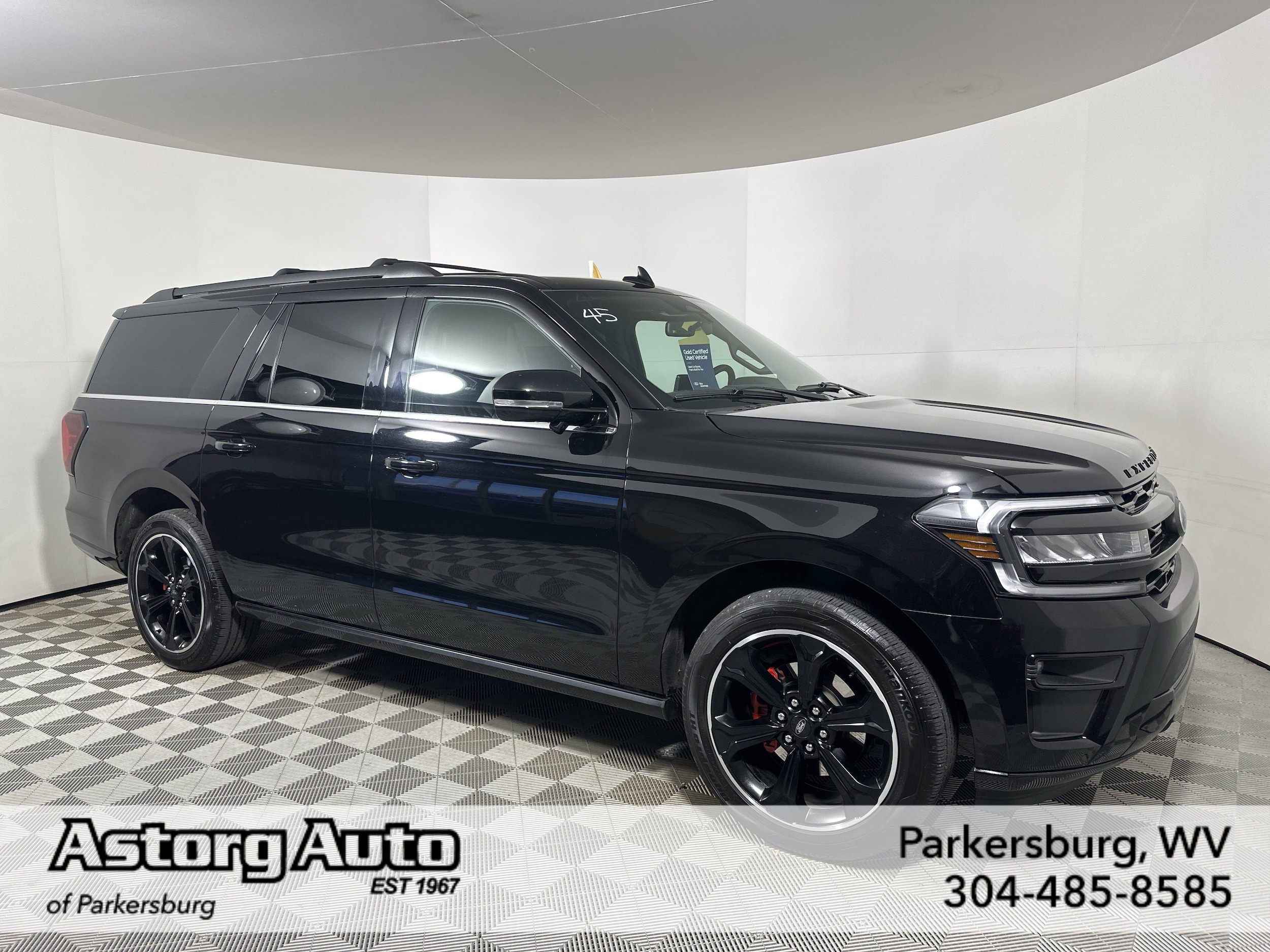 2023 Ford Expedition Limited's photo