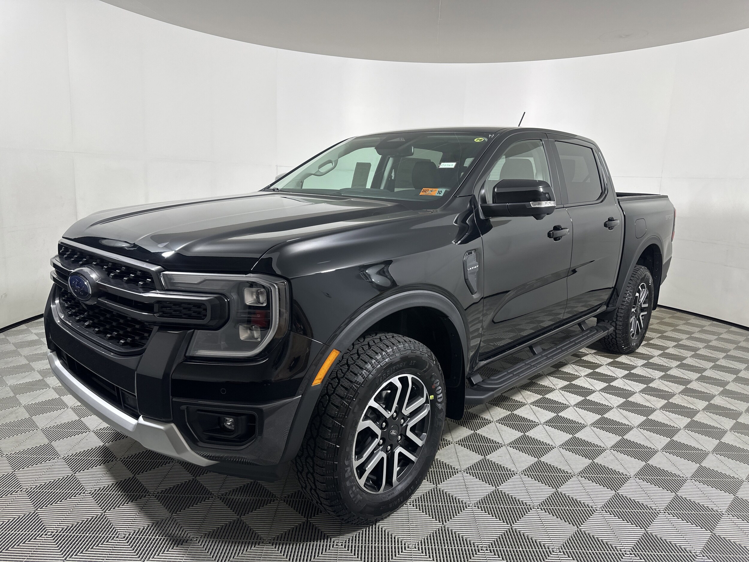 2025 Ford Ranger Lariat photo 2