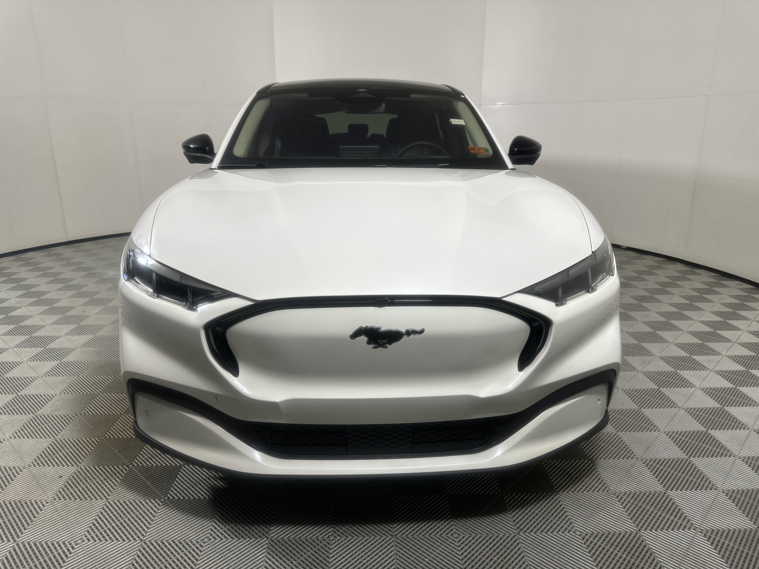 2025 Ford Mustang Mach-E Premium photo 2