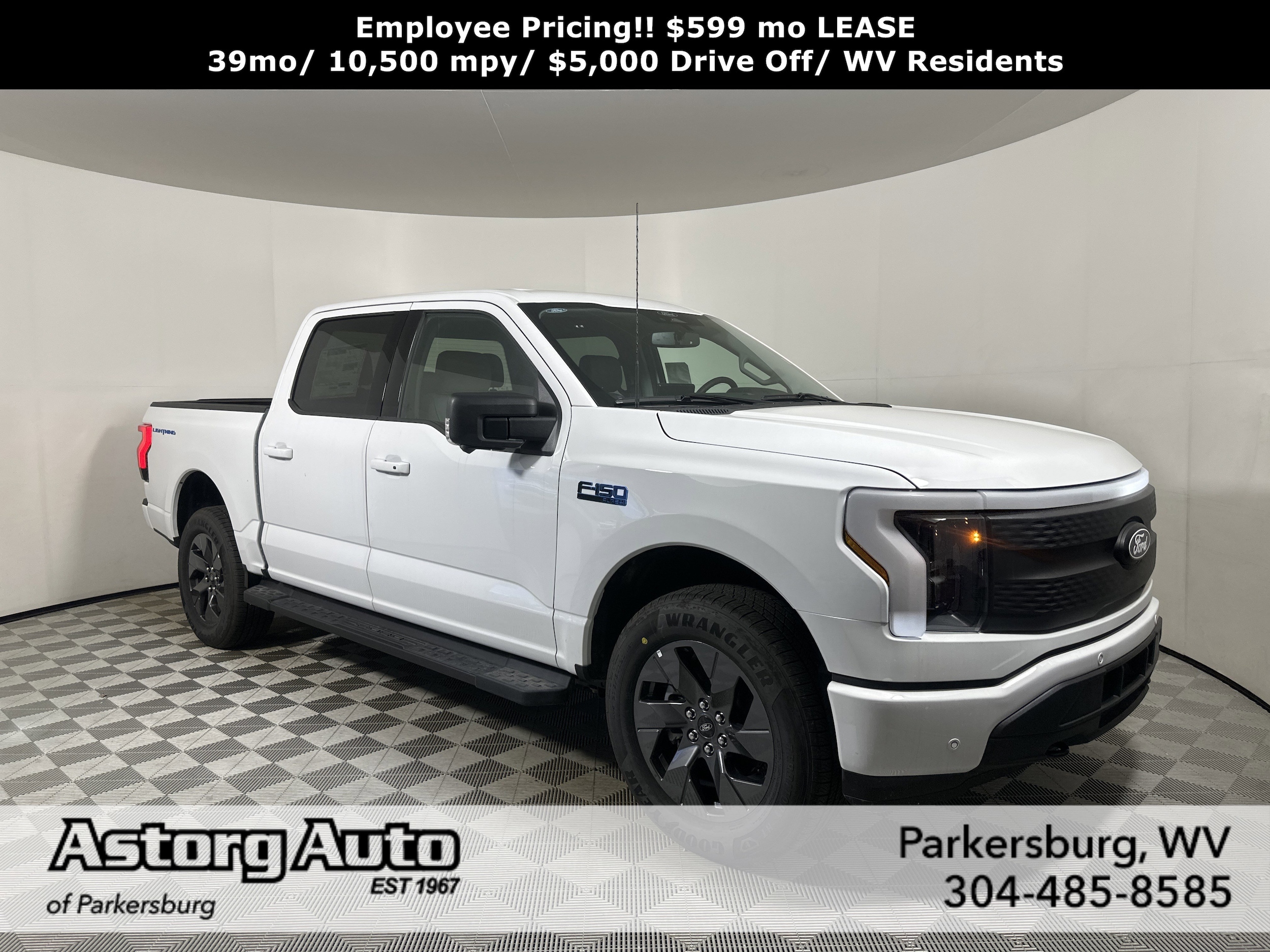 2025 Ford F-150 Lightning Flash's photo