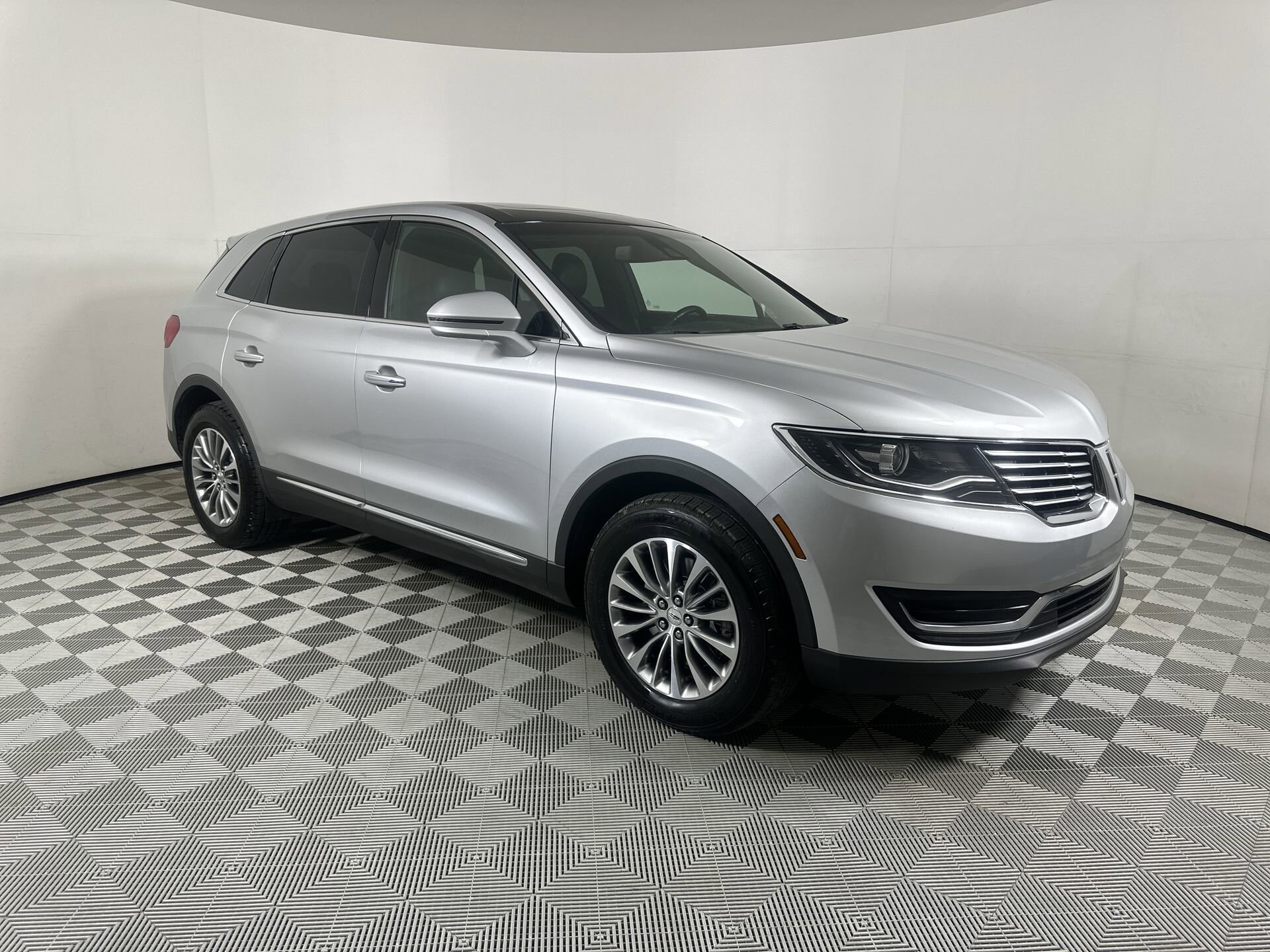 Used 2016 Lincoln MKX Select with VIN 2LMTJ8KR3GBL51062 for sale in Parkersburg, WV