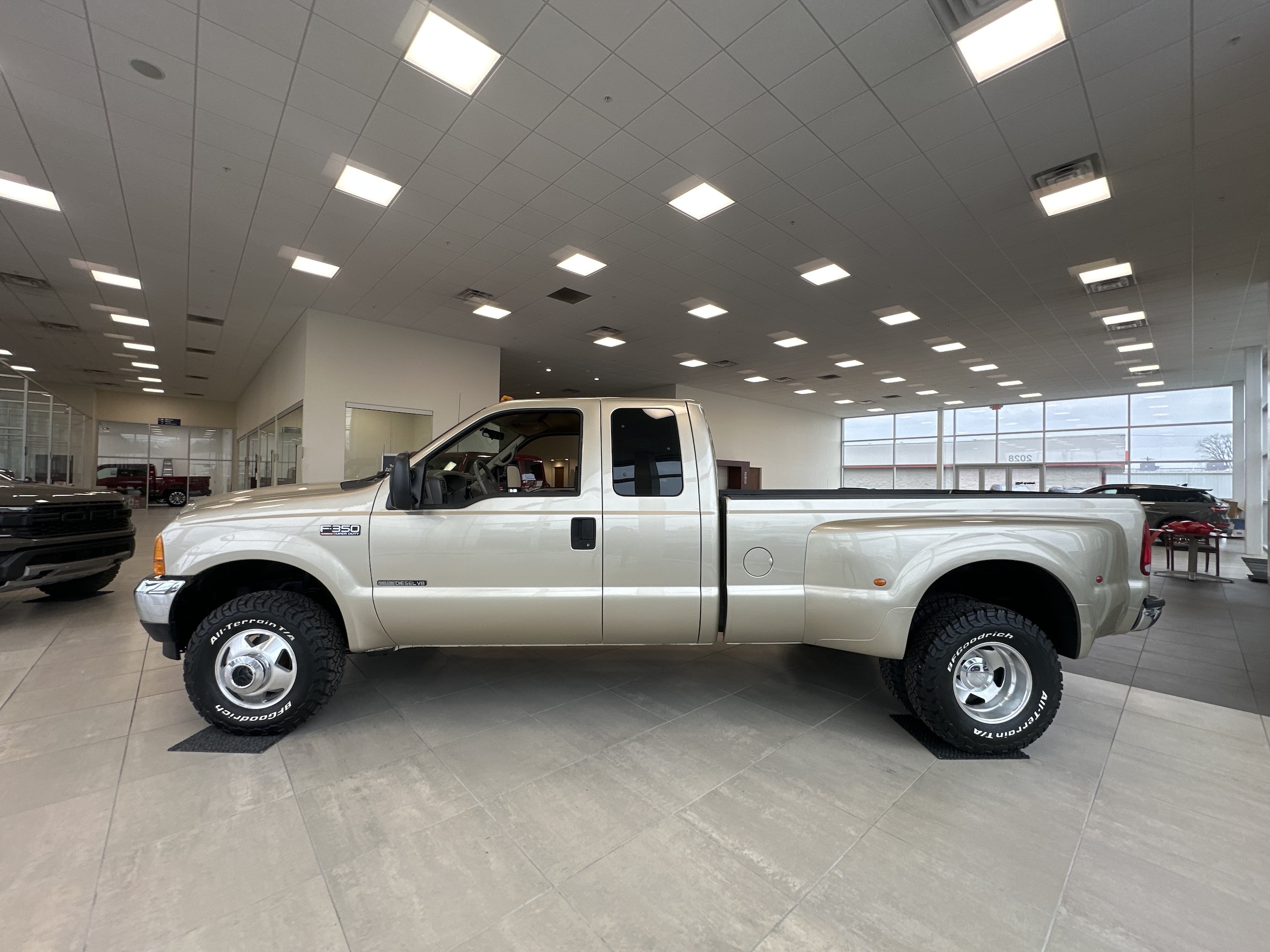 2001 Ford F-350 Super Duty Lariat - Photo 4