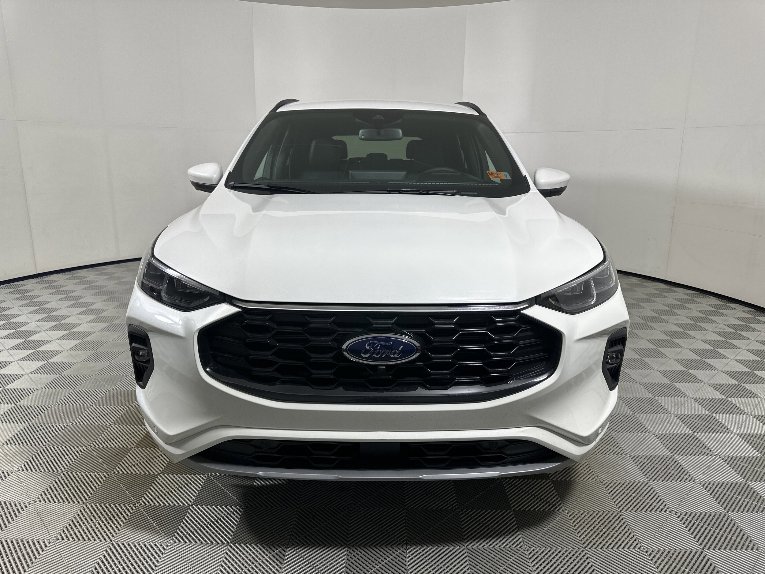 2025 Ford Escape ST-Line Elite photo 2