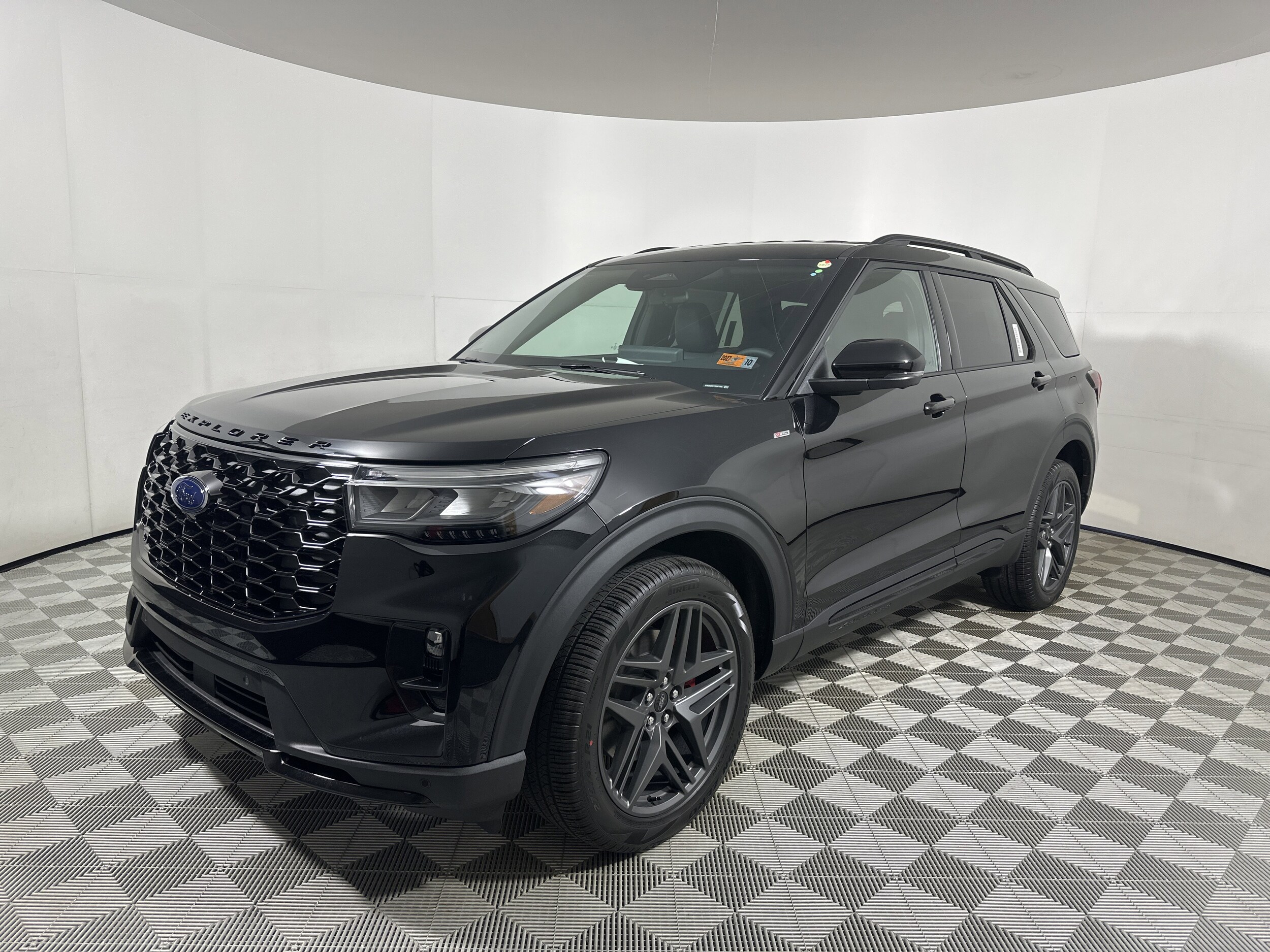 2026 Ford Explorer ST-Line photo 3