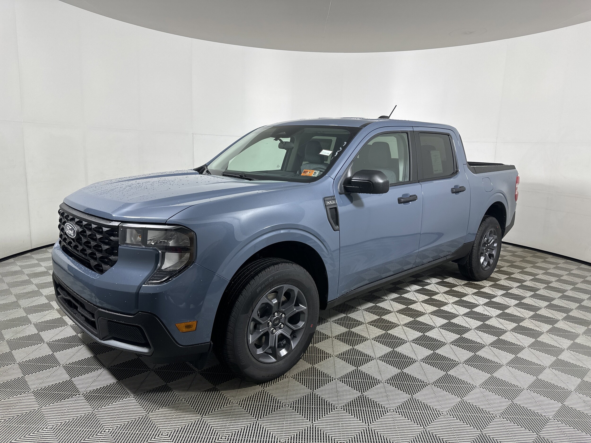 2025 Ford Maverick XLT photo 2