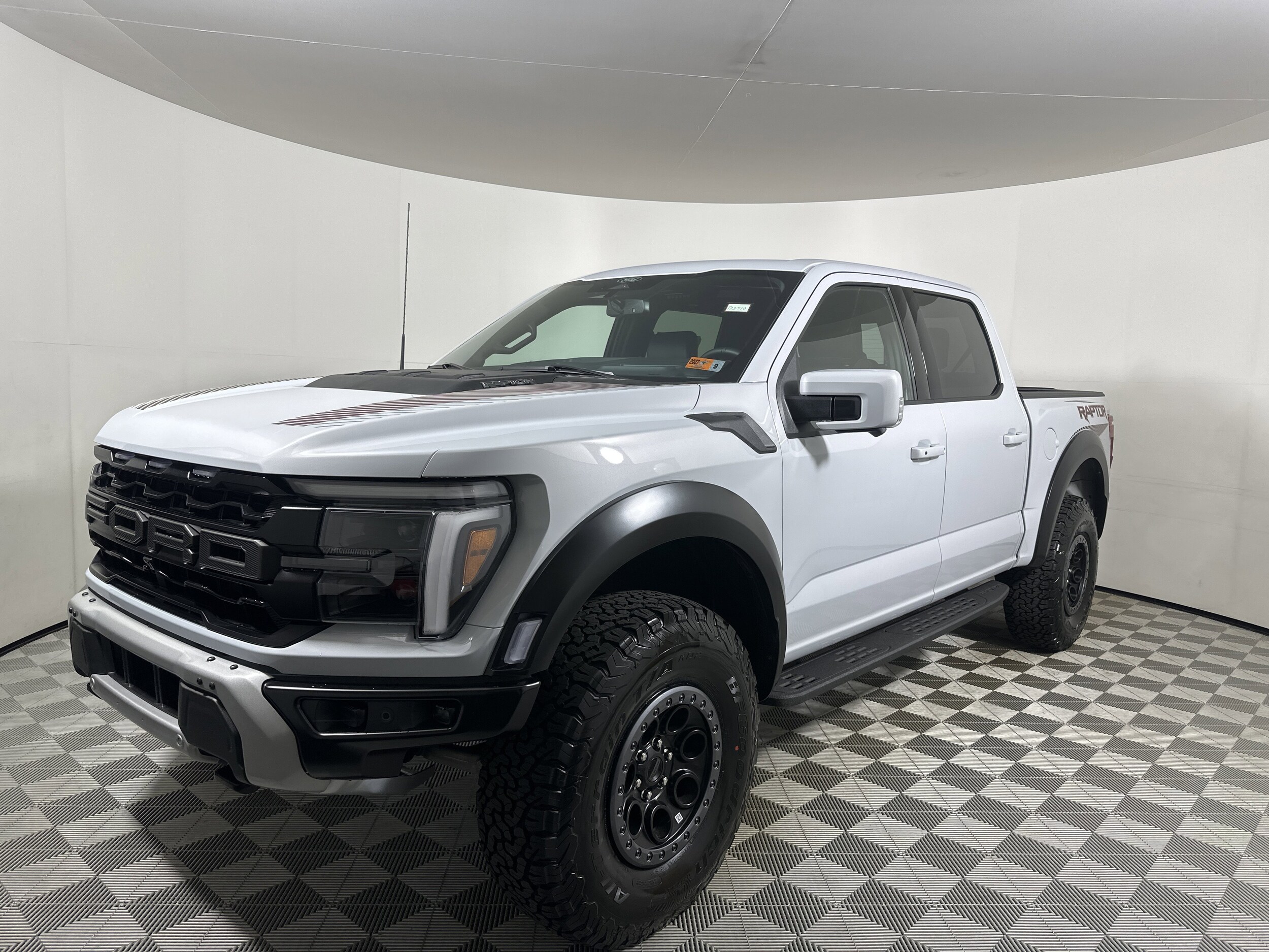 2025 Ford F-150 Raptor photo 3