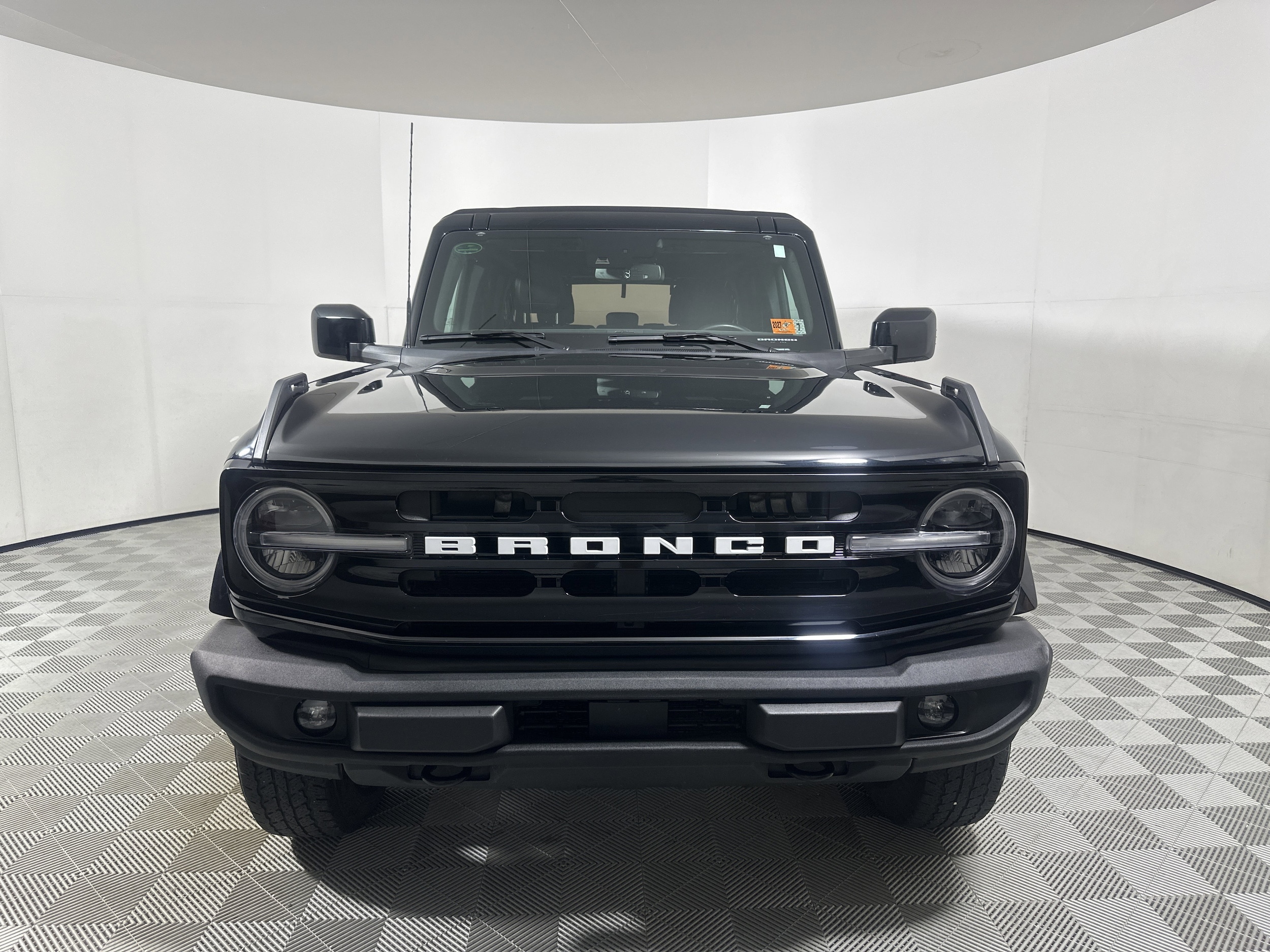 2022 Ford Bronco Outer Banks Black Diamond photo 2