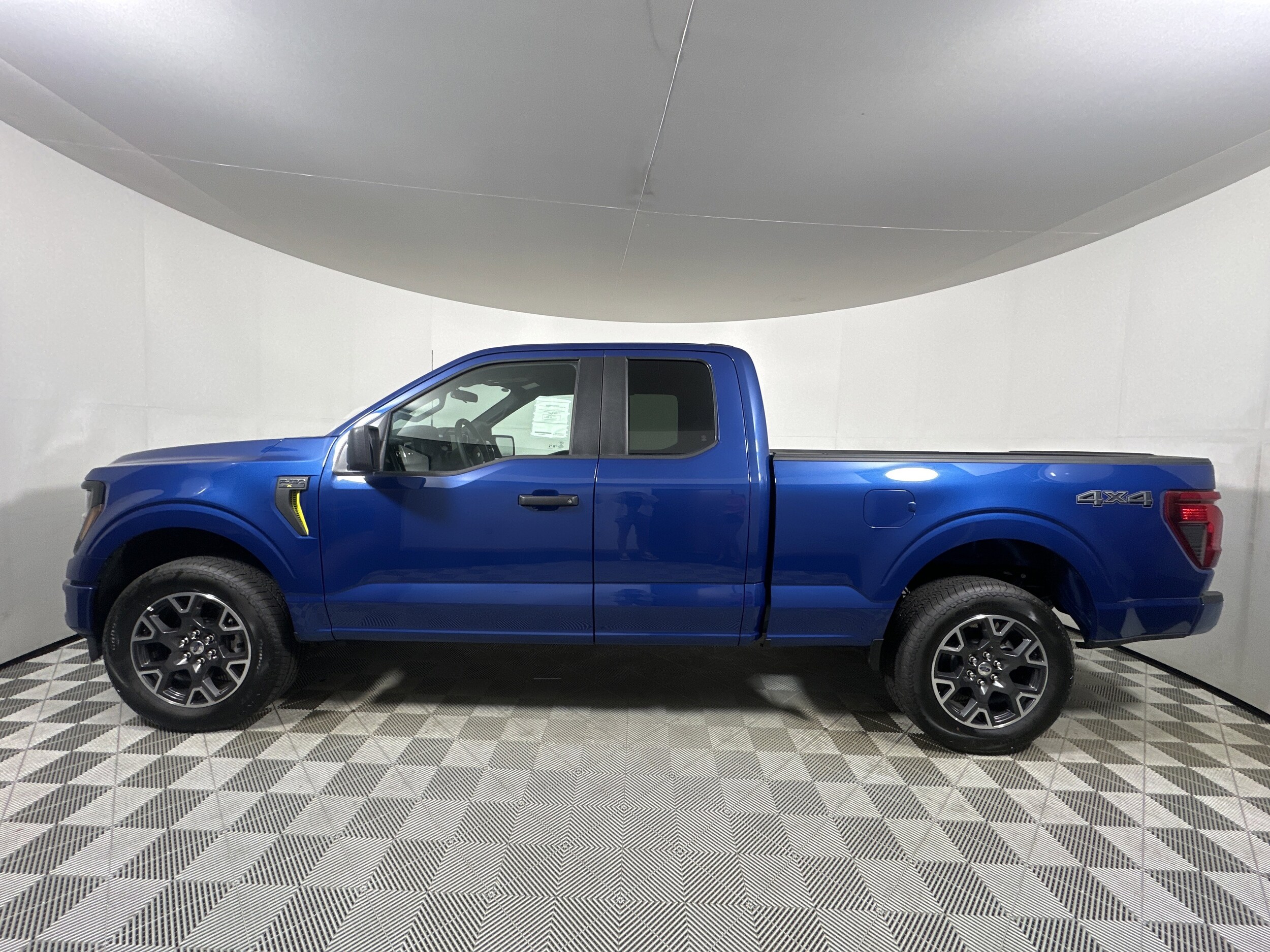 2025 Ford F-150 STX photo 4