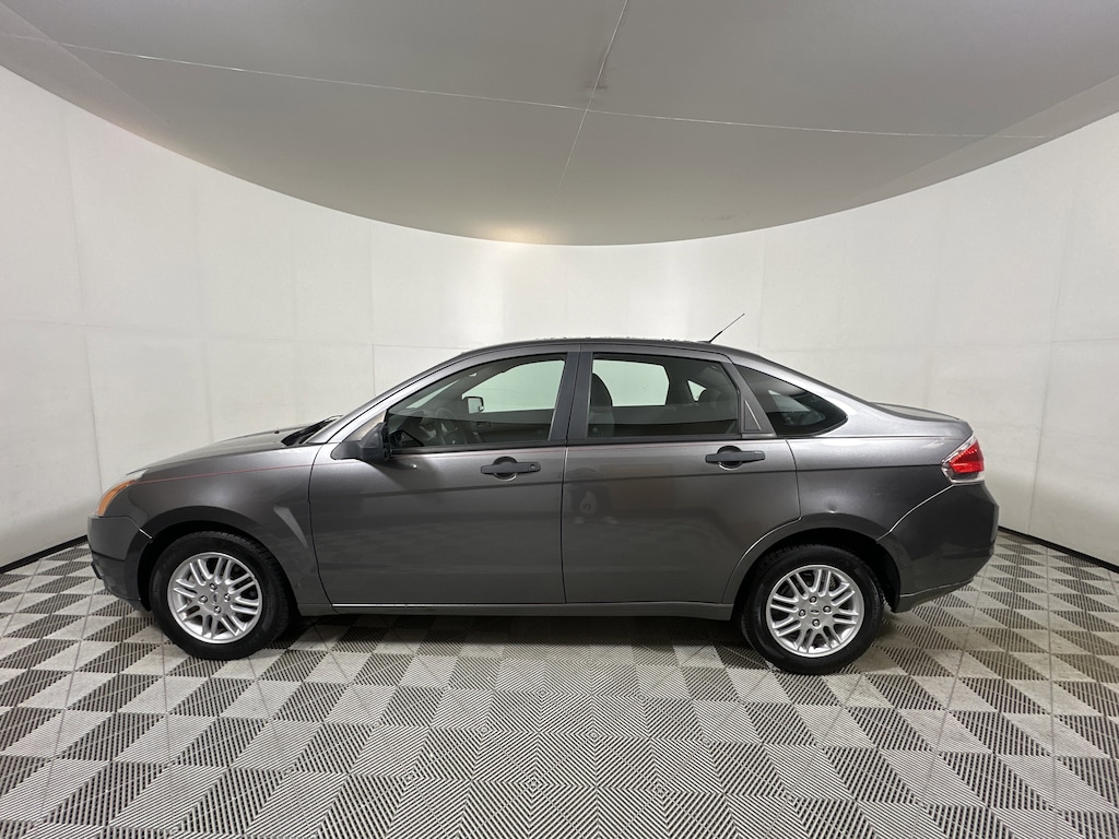 Used 2010 Ford Focus SE Sedan