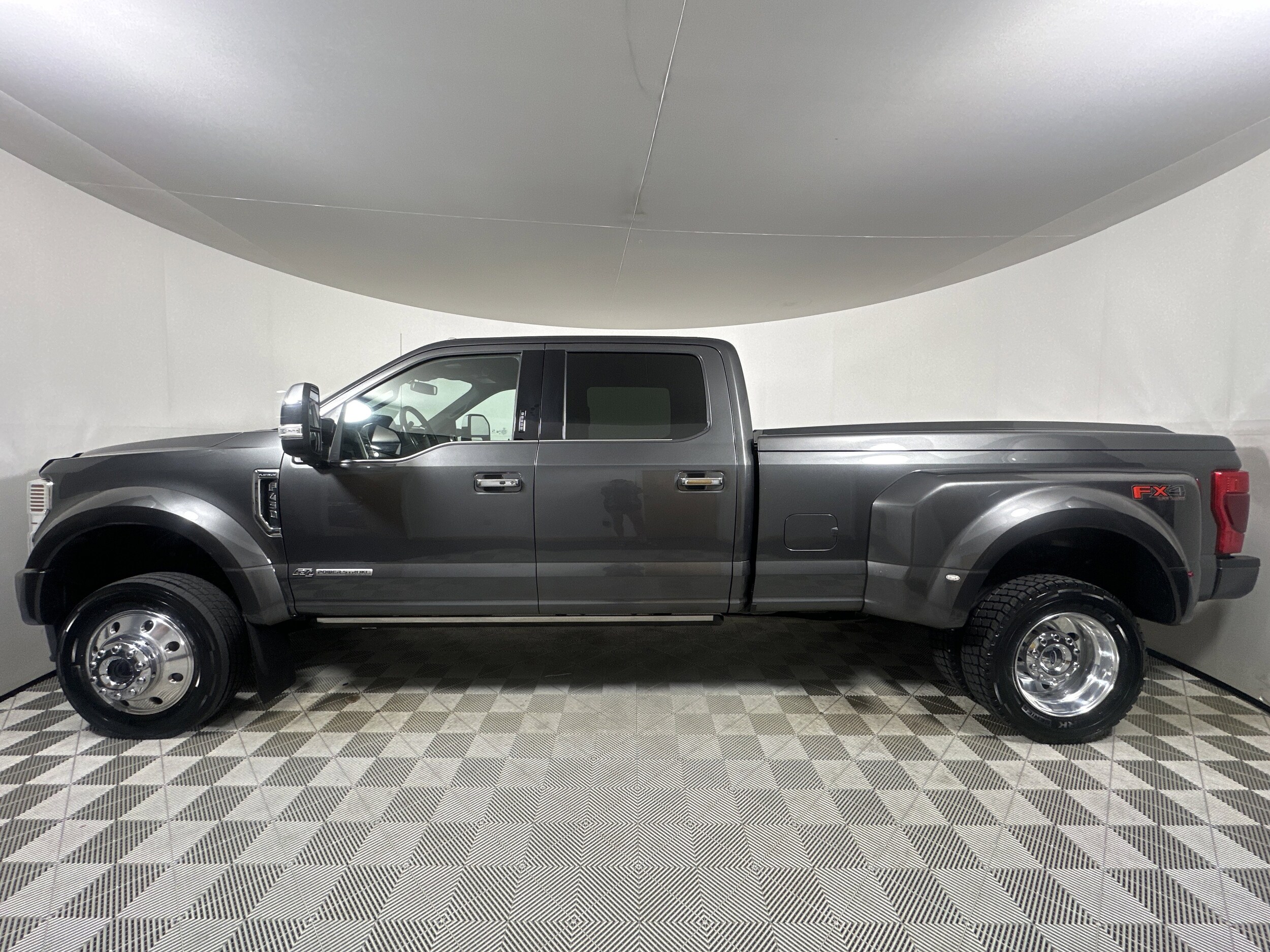 2020 Ford F-450 Platinum photo 4