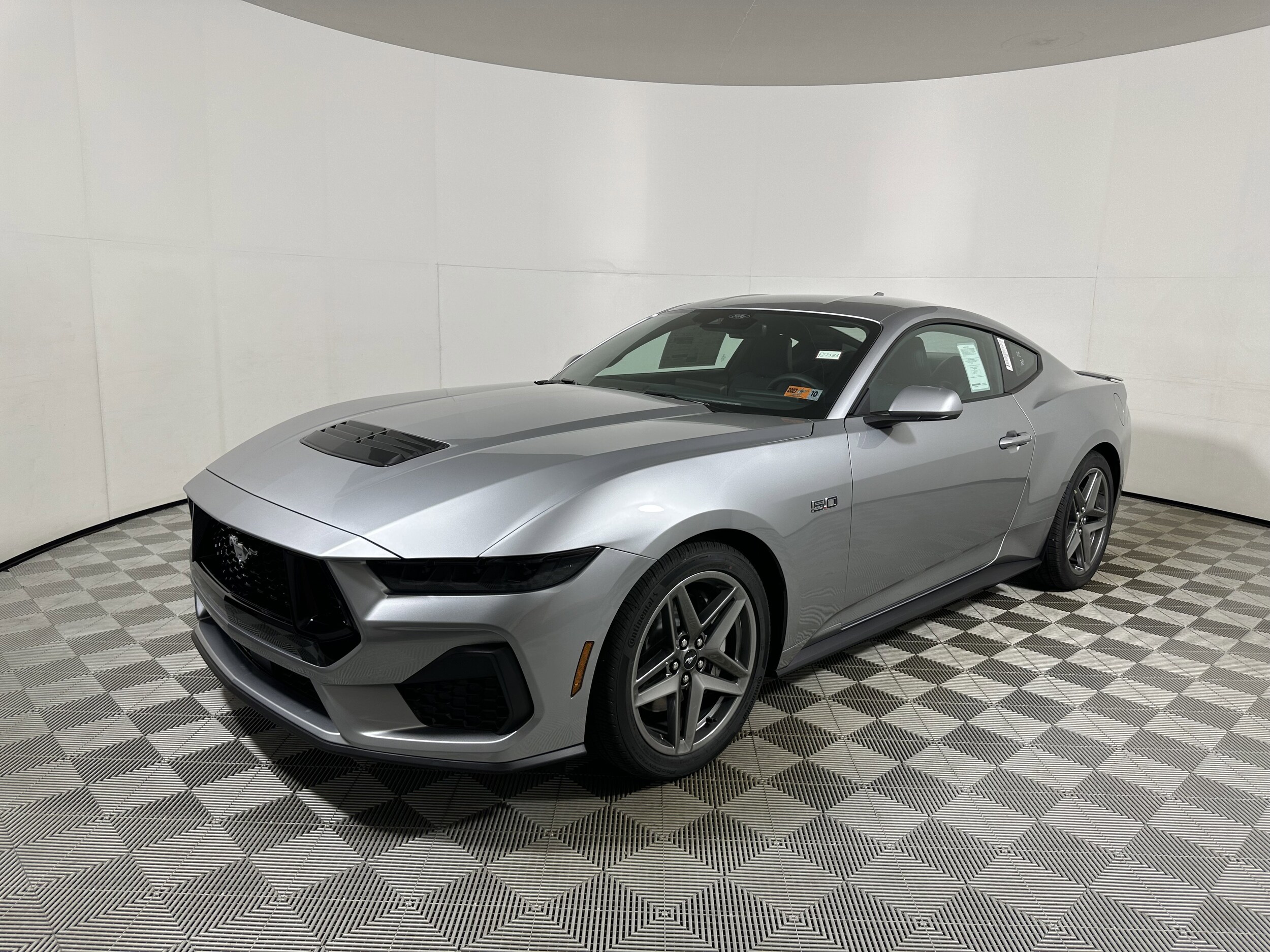 2025 Ford Mustang GT photo 3