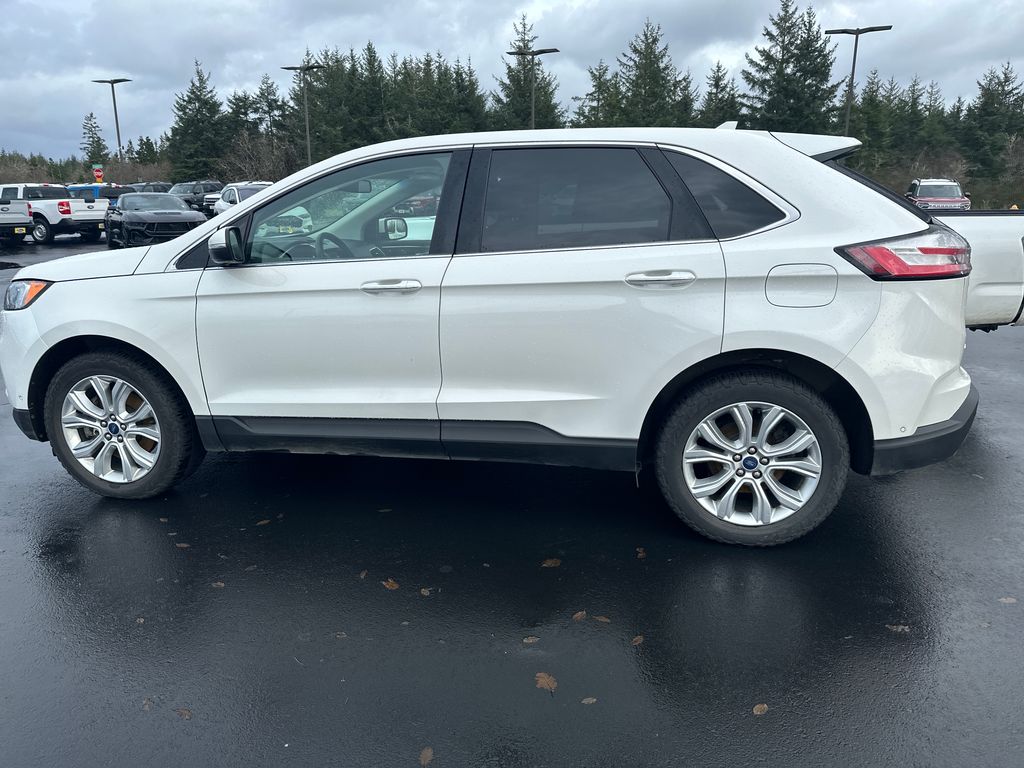 2020 Ford Edge Titanium's photo