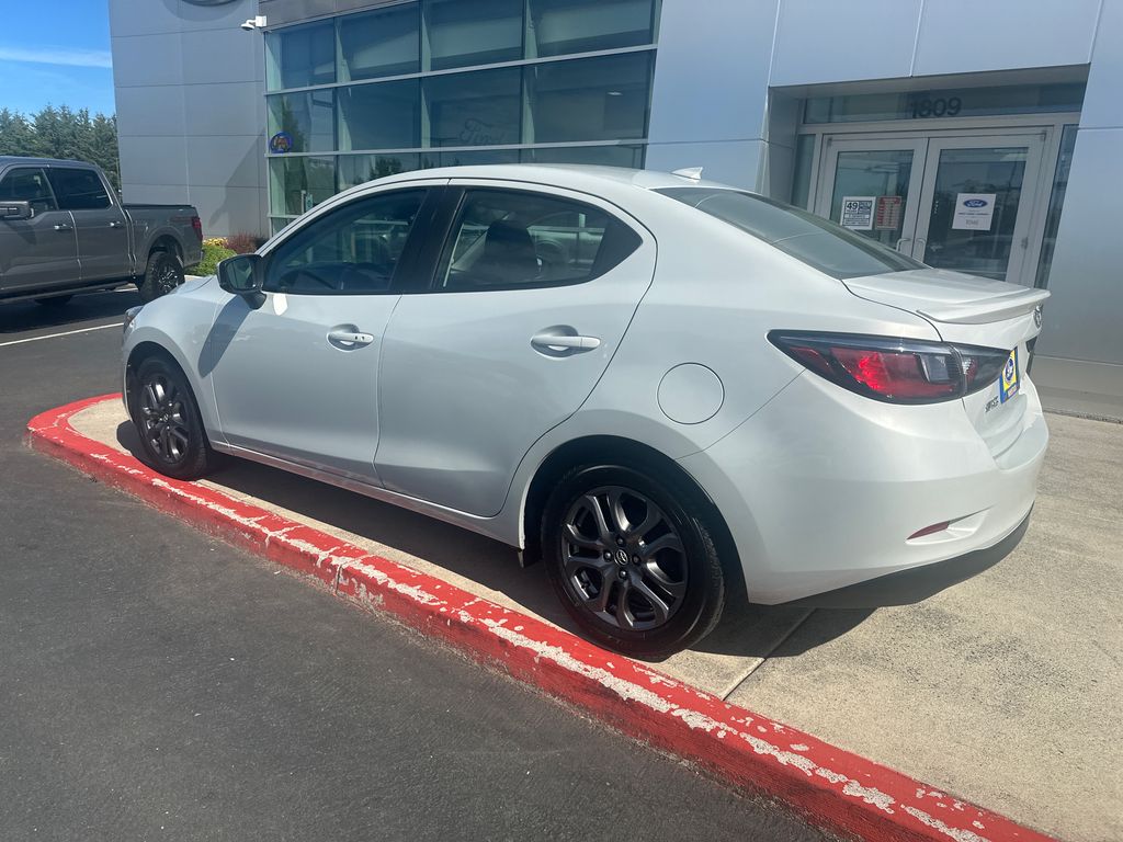 Used 2019 Toyota Yaris LE with VIN 3MYDLBYVXKY509821 for sale in Warrenton, OR