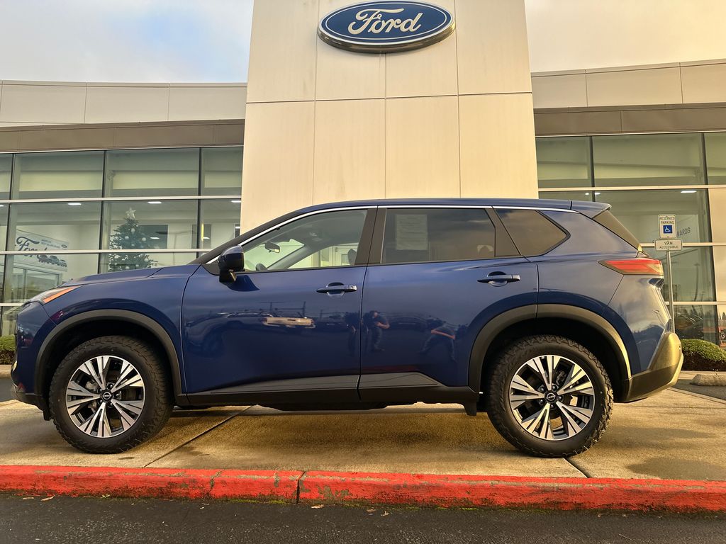 2023 Nissan Rogue SV's photo