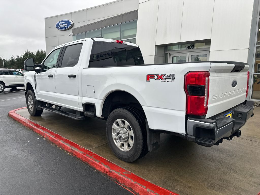 2023 Ford F-250 photo 2