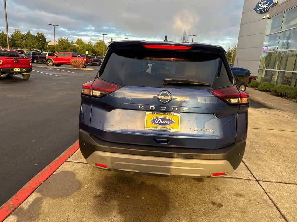 2023 Nissan Rogue SV photo 3