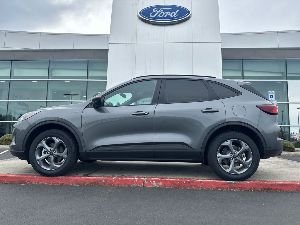 2025 Ford Escape ST-Line AWD's photo