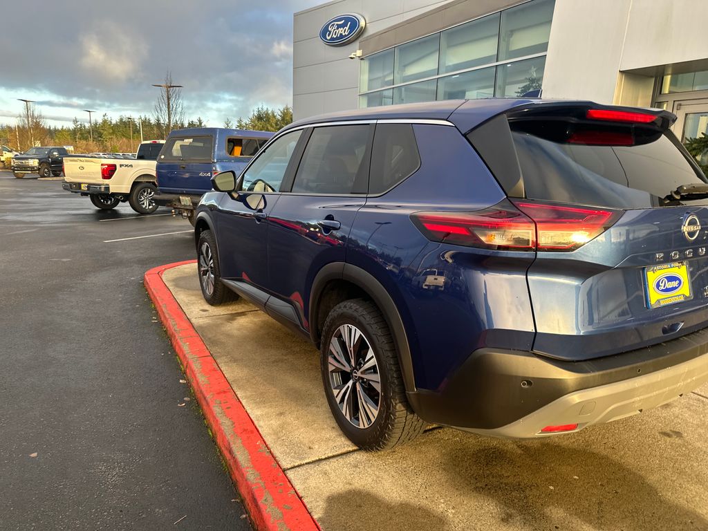 2023 Nissan Rogue SV photo 2
