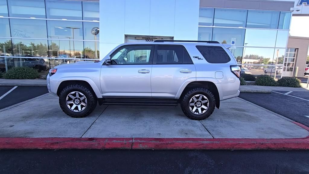 2022 Toyota 4Runner TRD Off-Road Premium's photo