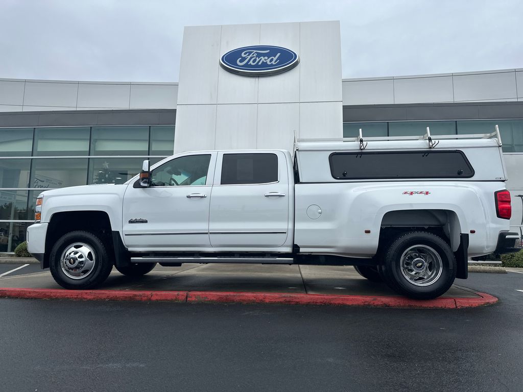 2015 Chevrolet Silverado 3500HD High Country's photo