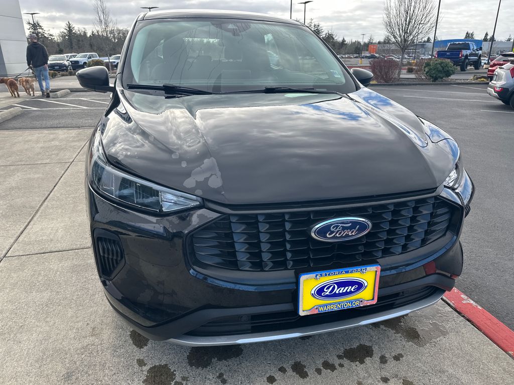 2023 Ford Escape Base photo 2