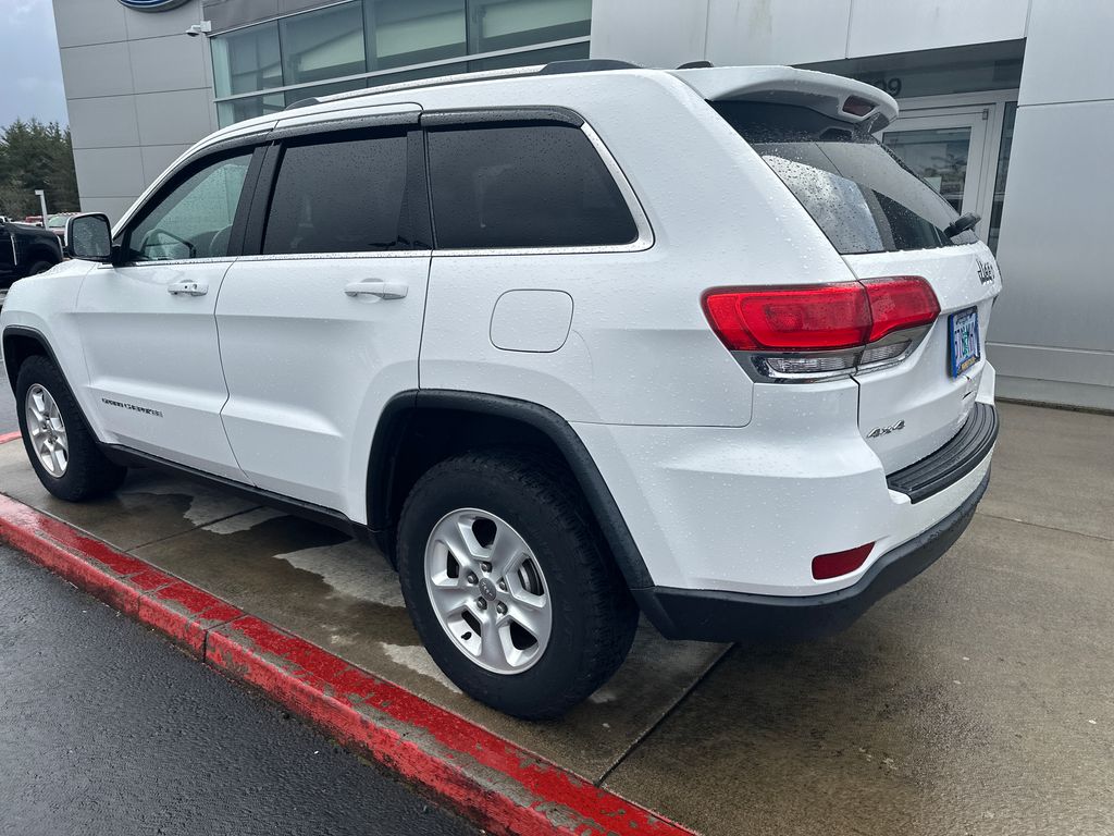 Used 2016 Jeep Grand Cherokee Laredo E with VIN 1C4RJFAG5GC420378 for sale in Warrenton, OR